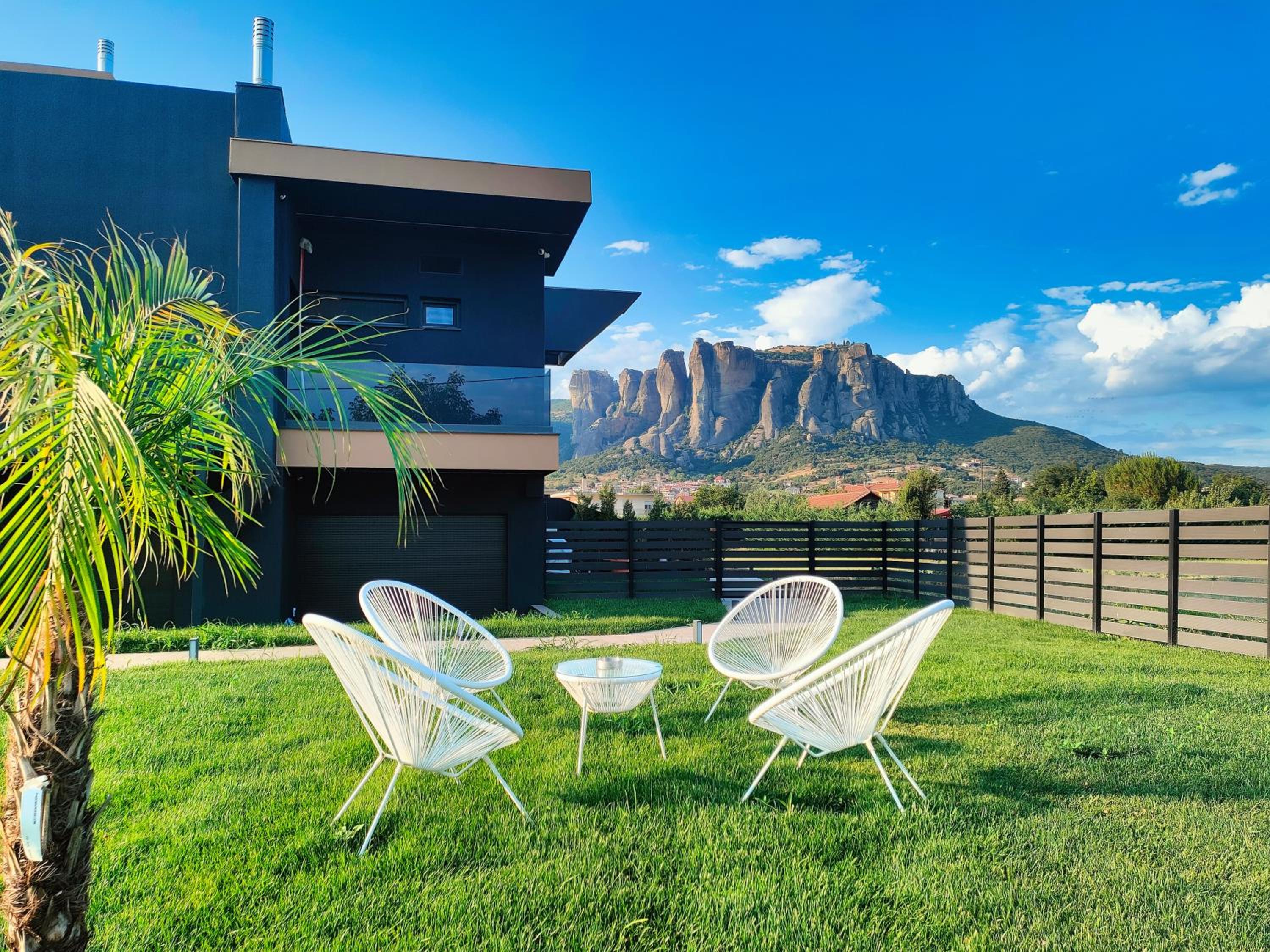 Meteora Smart Suites