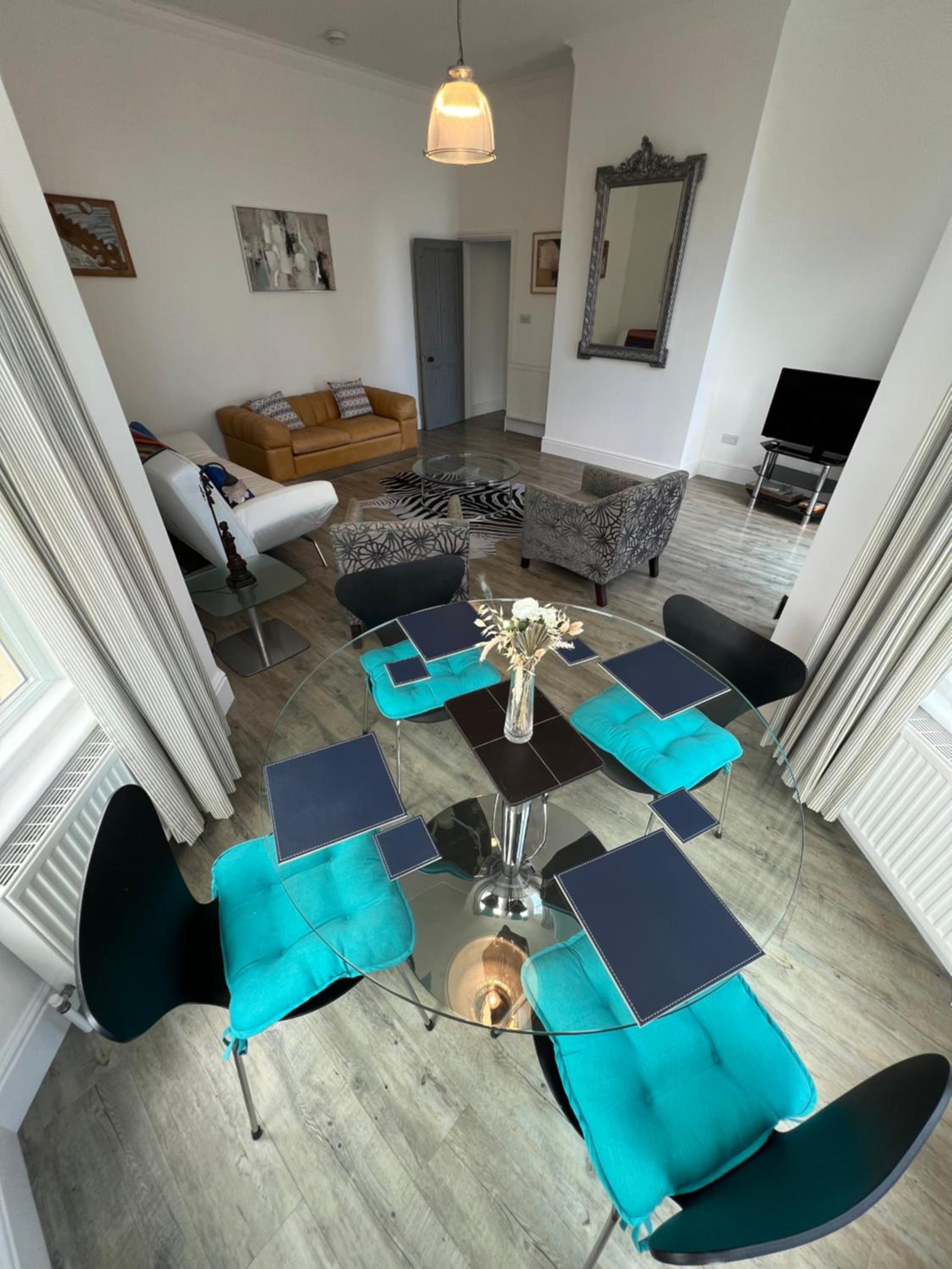 Chic Coastal Apartment view 3