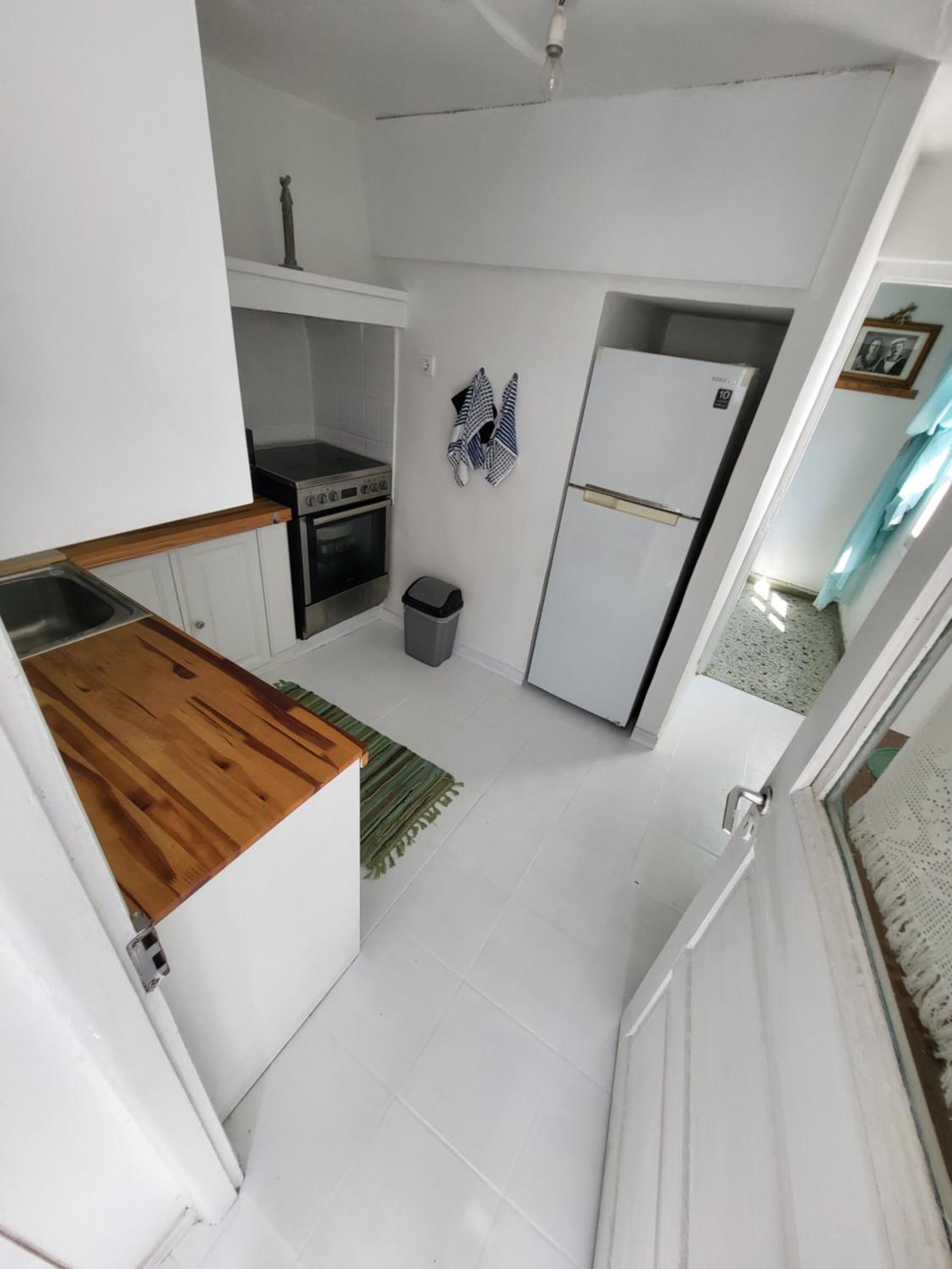 Manolia House