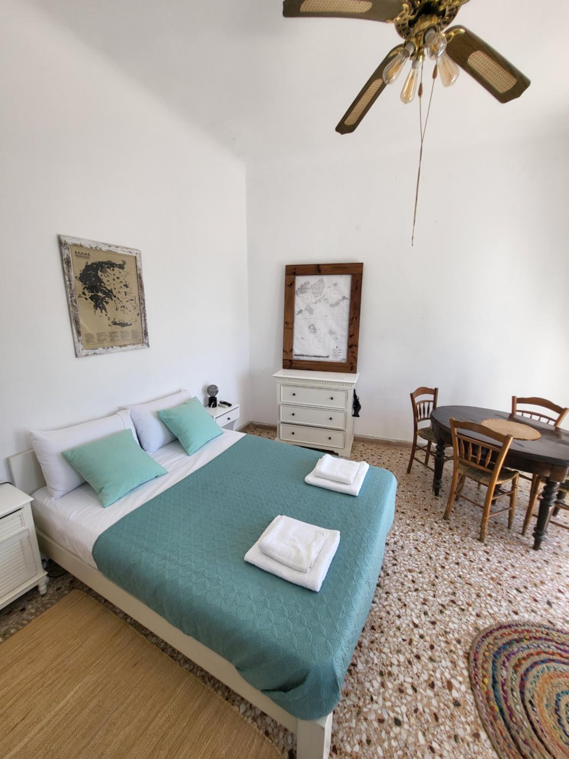 Manolia House