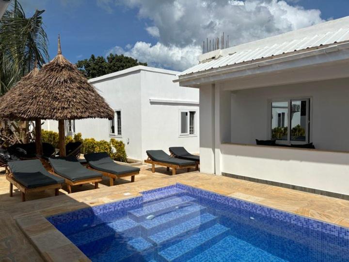 Diamond White Resort