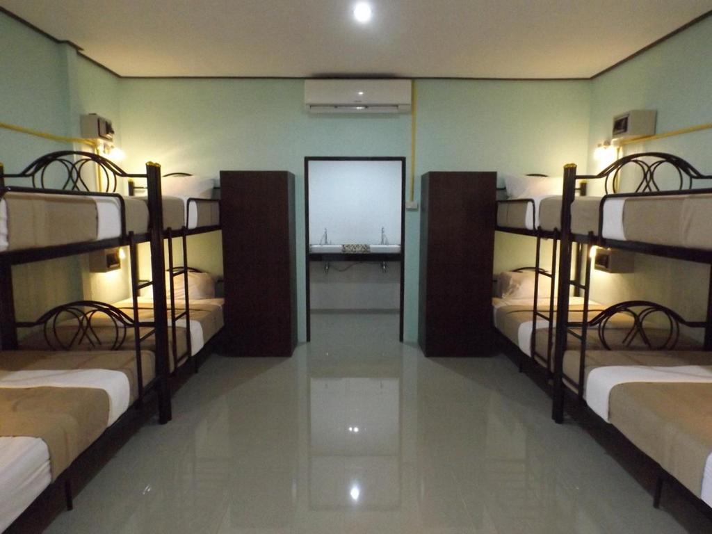 Lanta Long Beach Hostel