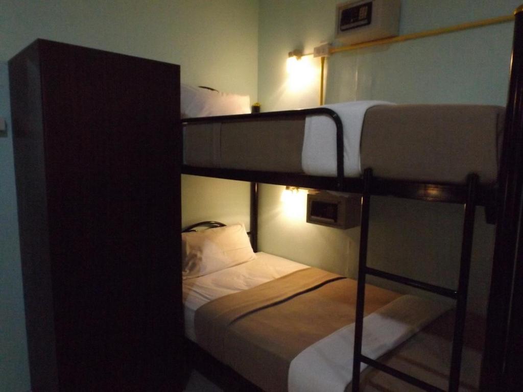 Lanta Long Beach Hostel