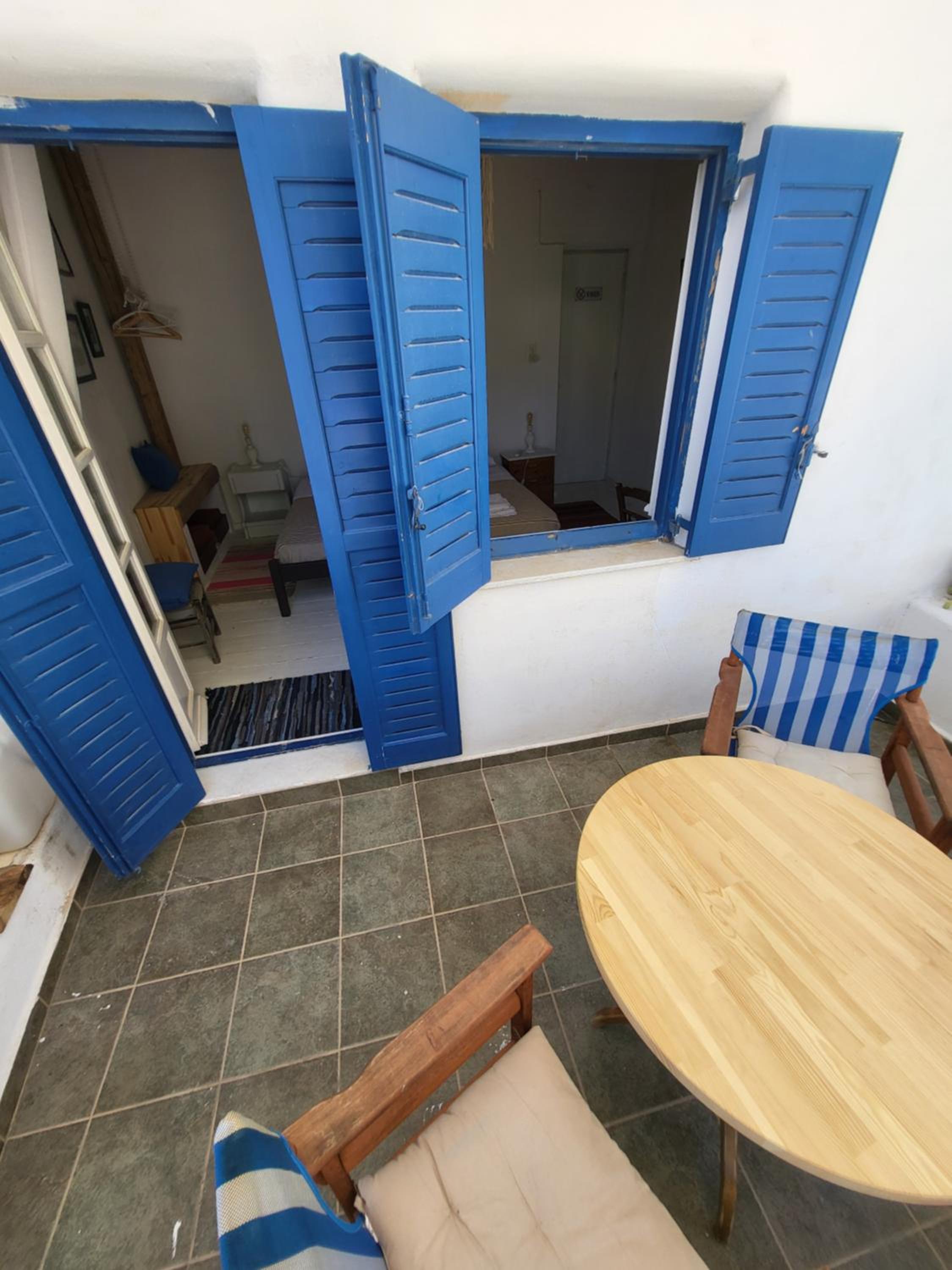 Manolia House
