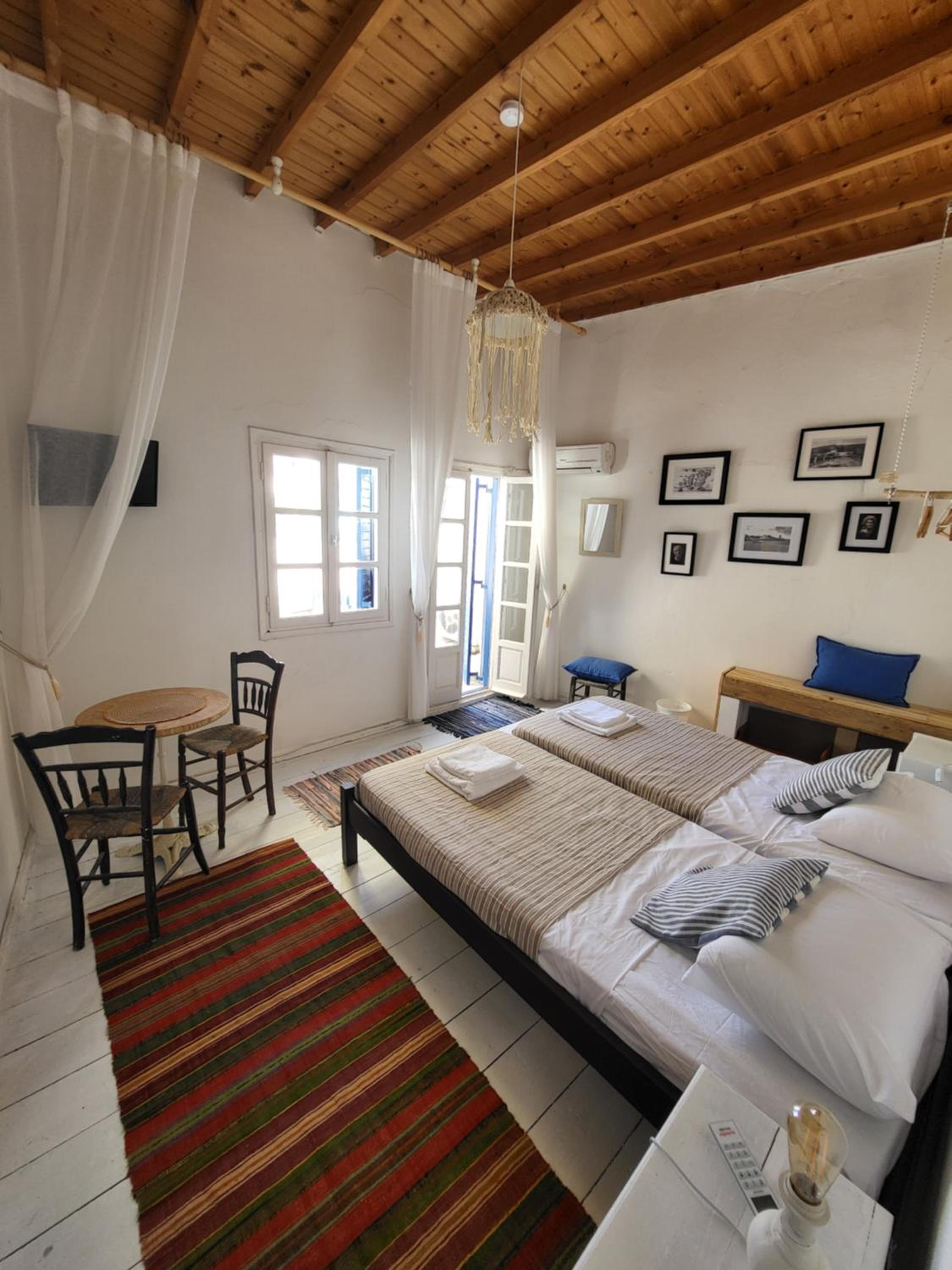 Manolia House