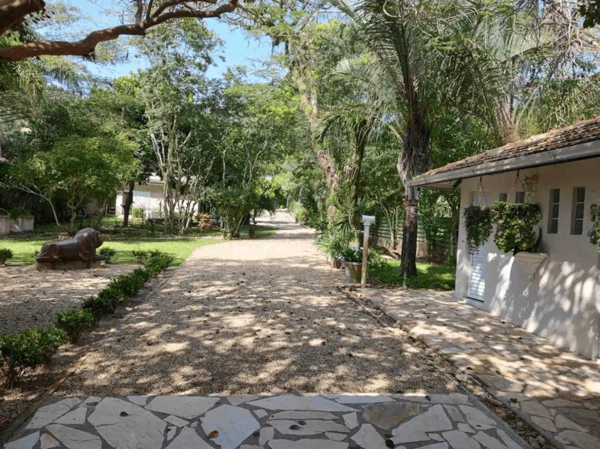 Curta! Casa pé na areia com piscina 10 min Beto Carrero