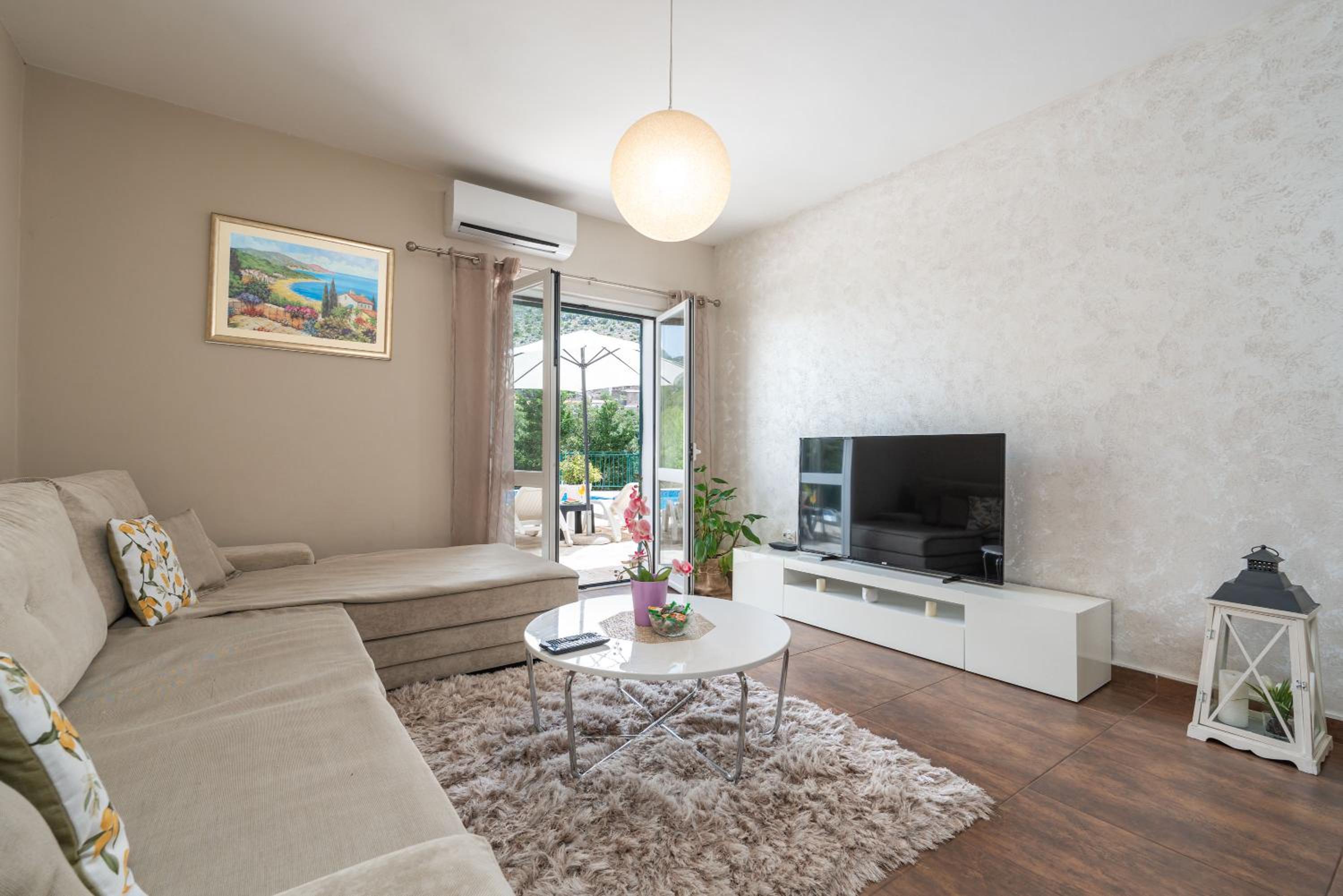 Villa Petmat - with private pool and 6 bedrooms