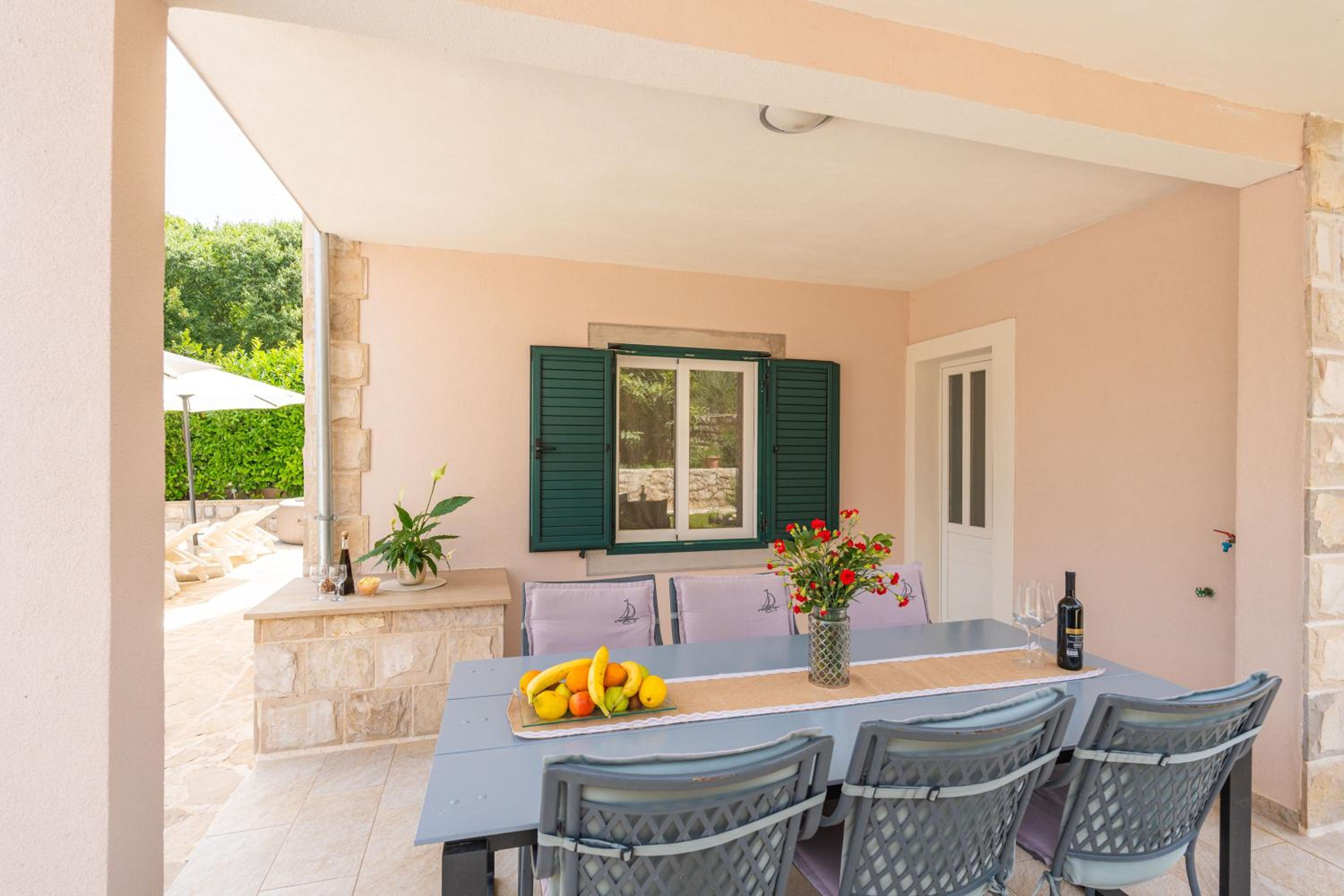 Villa Petmat - with private pool and 6 bedrooms