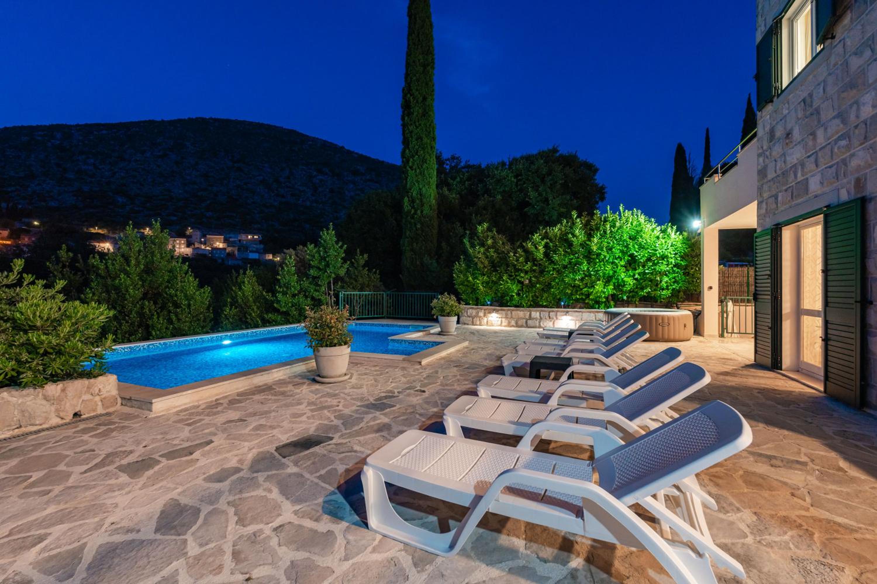 Villa Petmat - with private pool and 6 bedrooms
