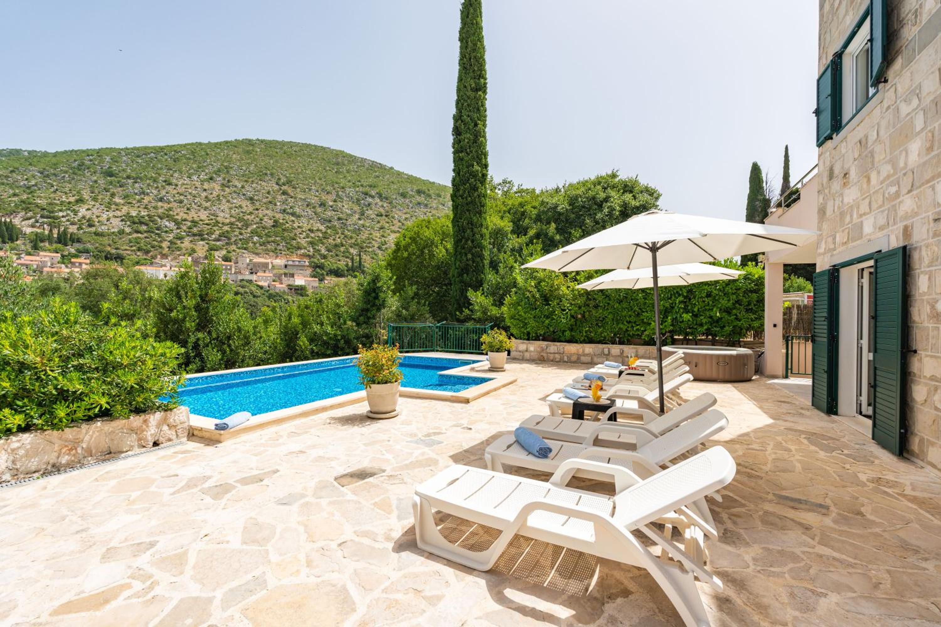 Villa Petmat - with private pool and 6 bedrooms
