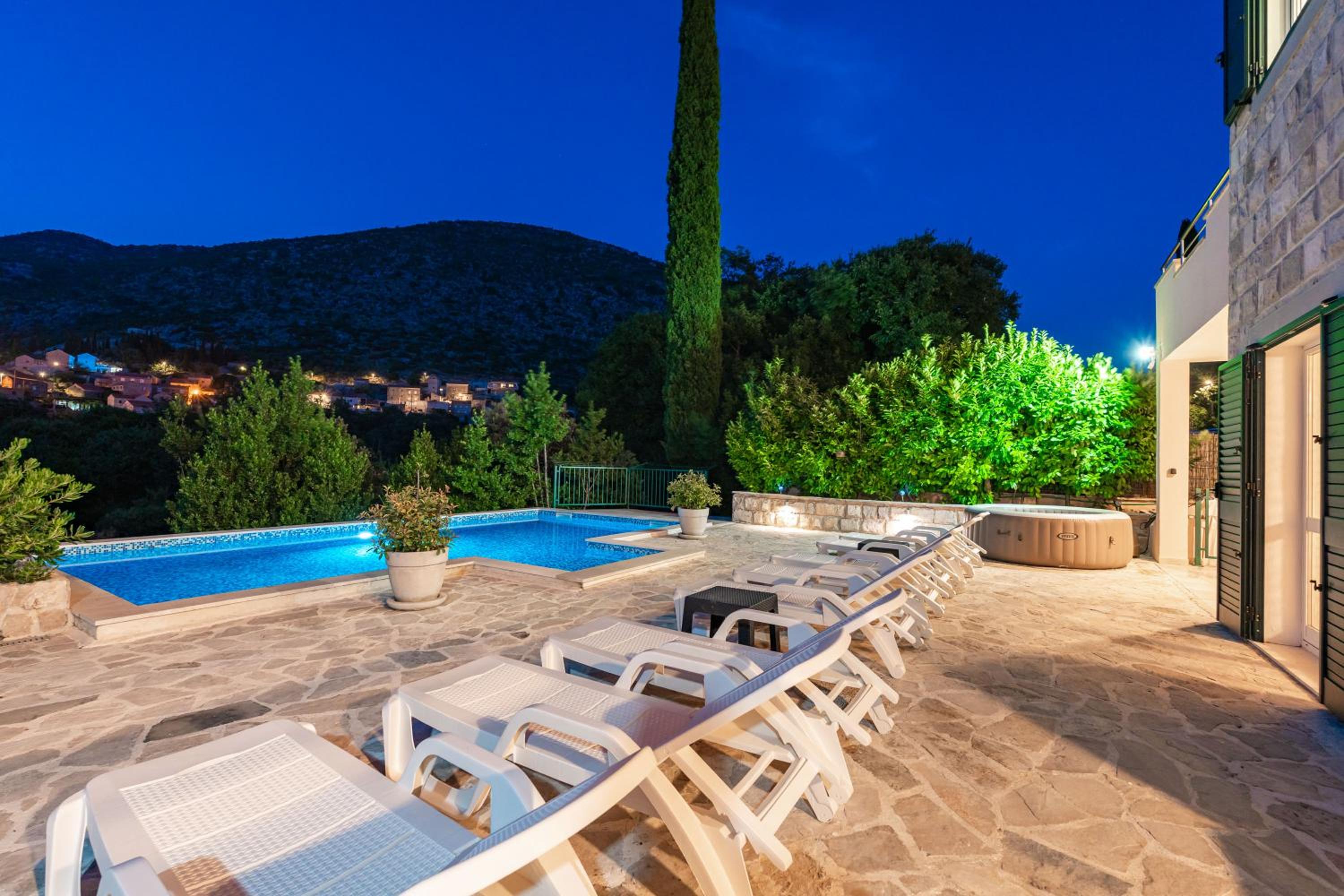Villa Petmat - with private pool and 6 bedrooms