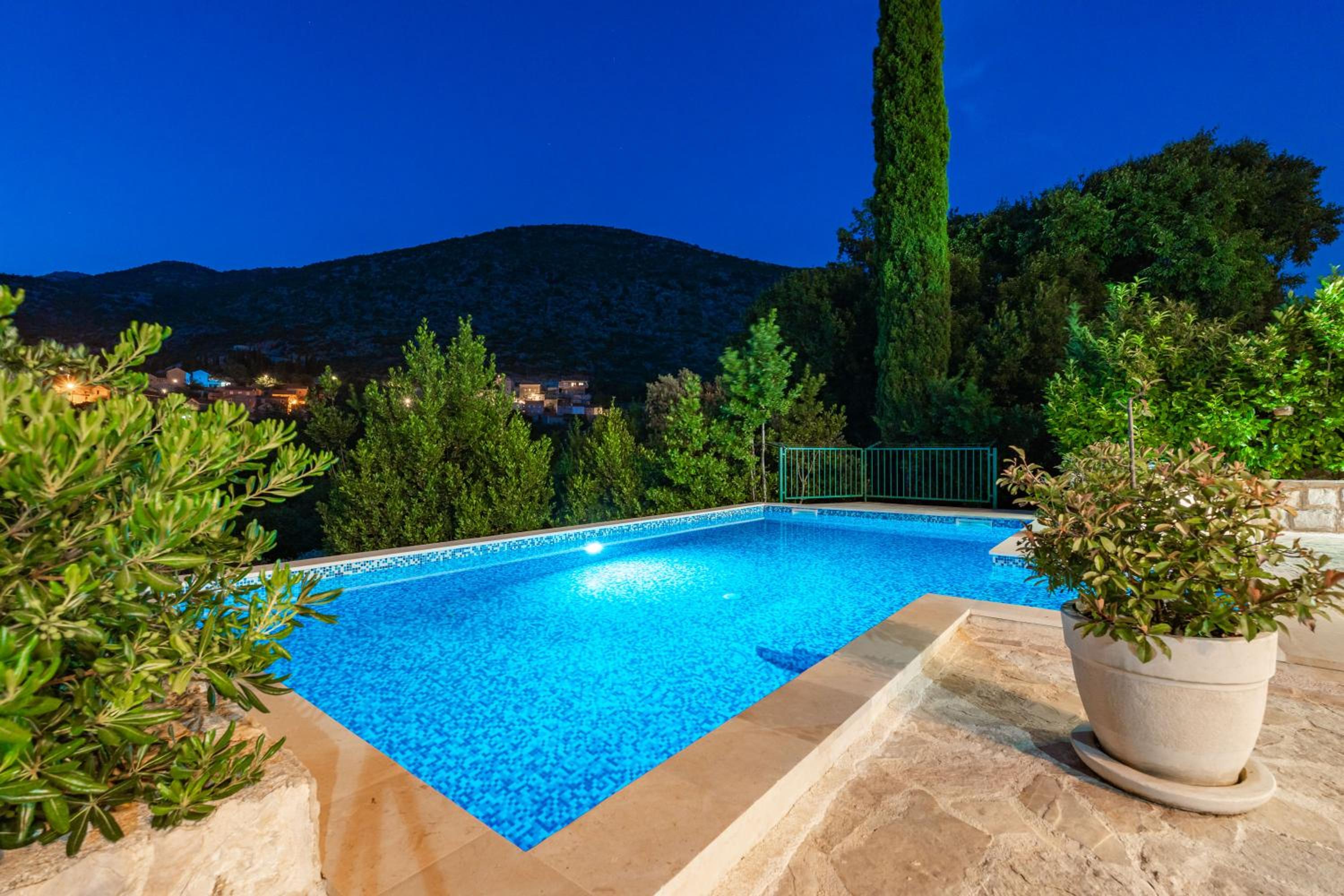 Villa Petmat - with private pool and 6 bedrooms