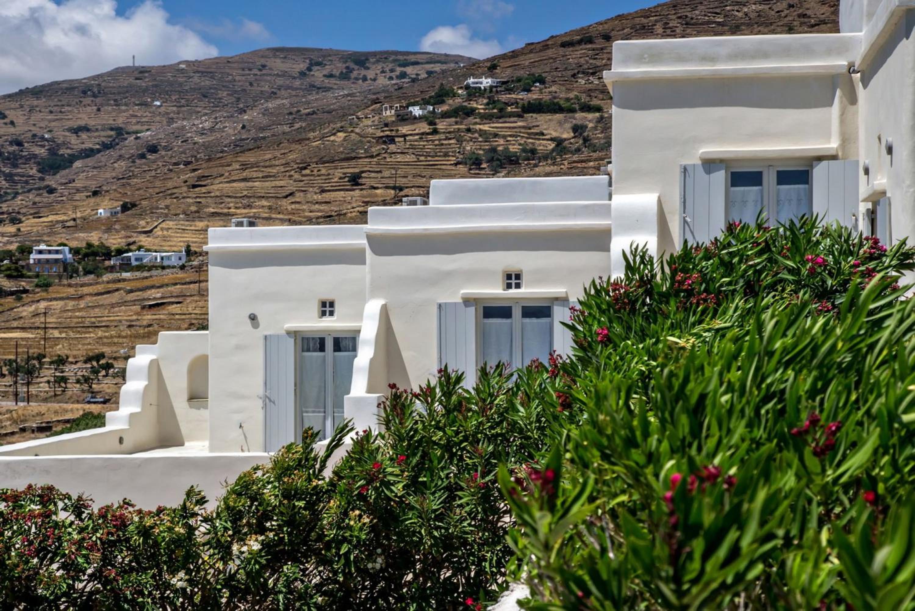 Iris house Agios Sostis