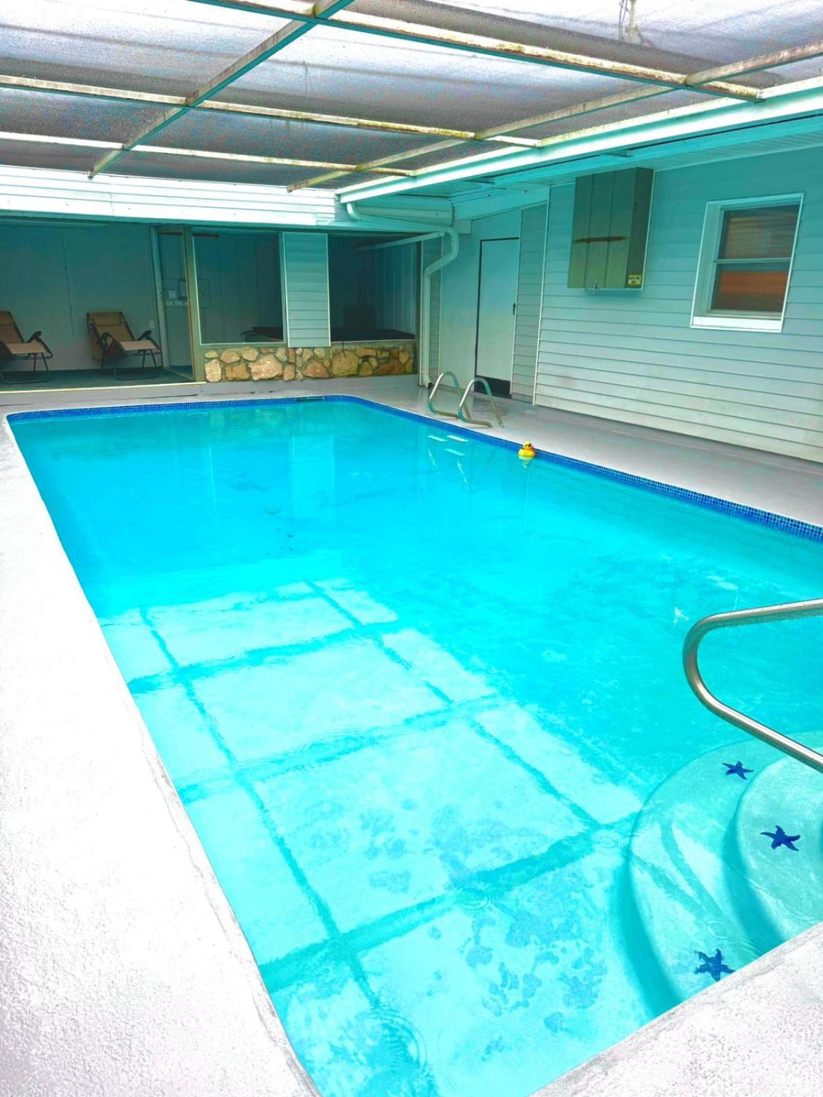 Cocoa Beach Bungalow, Dream House & Vacation Paradise!