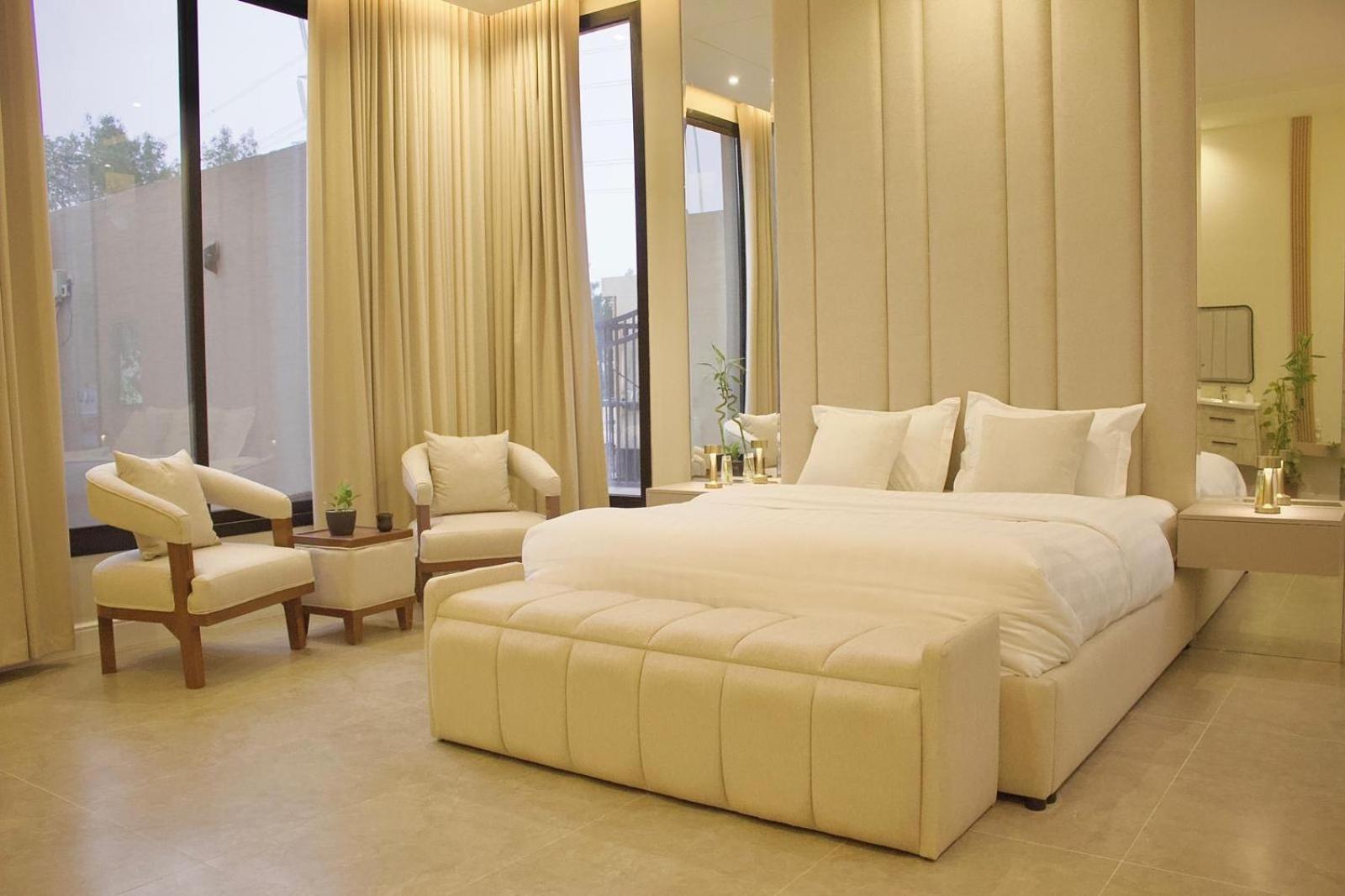 HighRise-luxury studio with outdoor sitting area