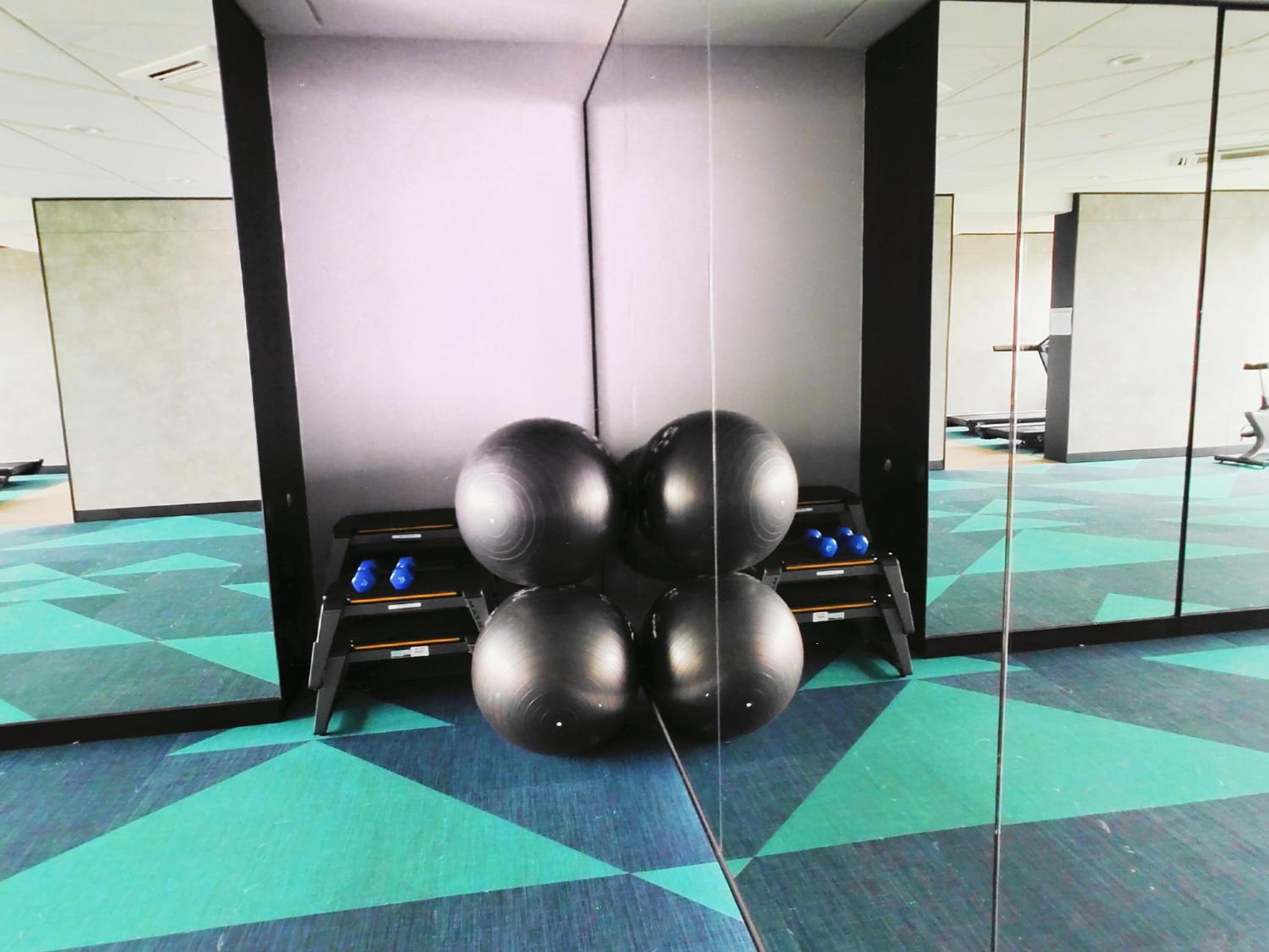 Central KL City Condo with Balcony Infinity Pool & LRT MRT & KLCC Mall Access