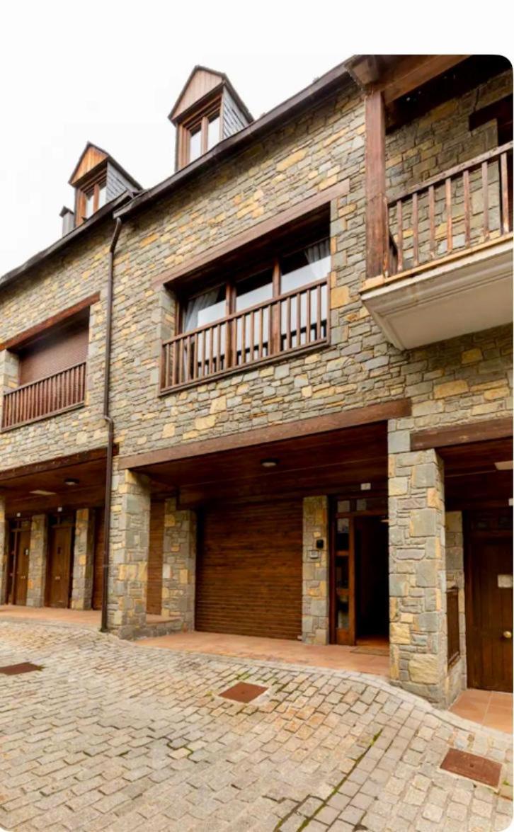 Casa val de Unhola view 2