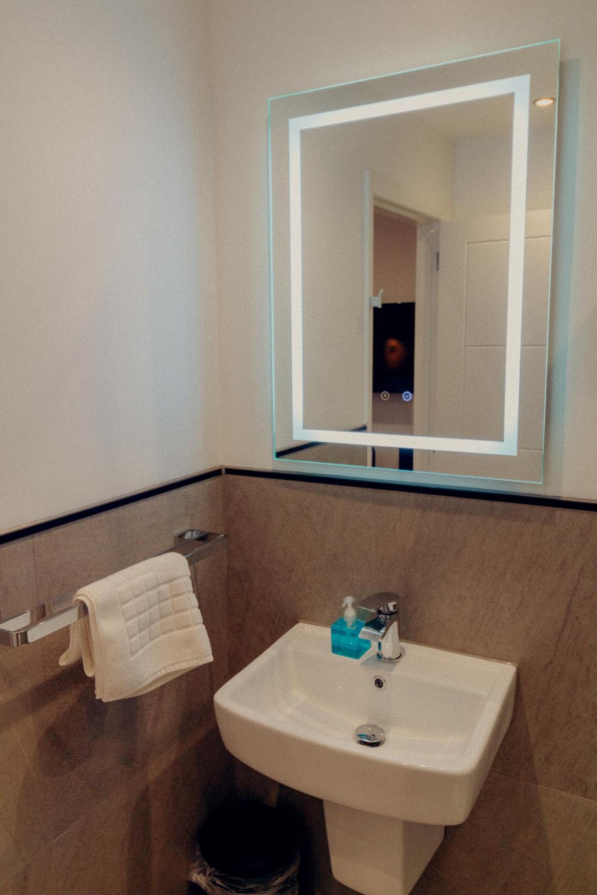 Mayfield Suites