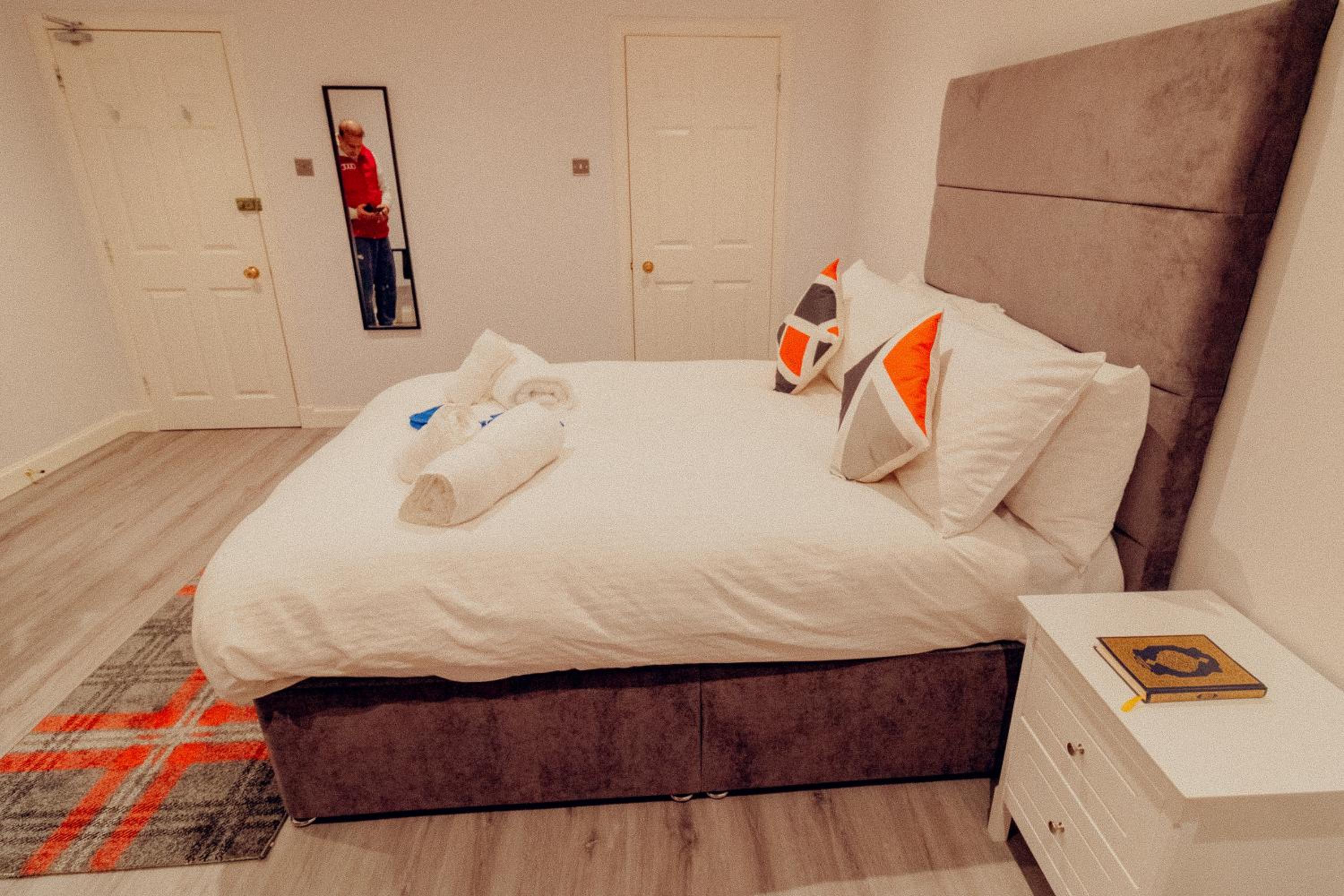 Mayfield Suites