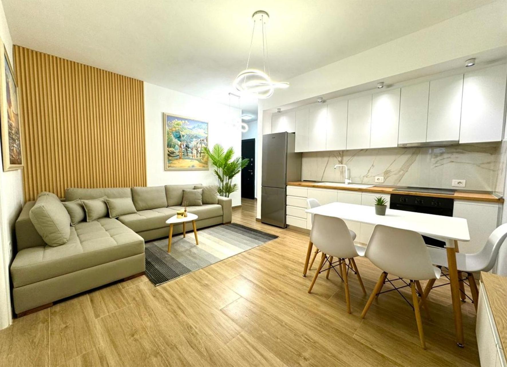 2min walk from sea Lungomare Vlore Jovi Apartment