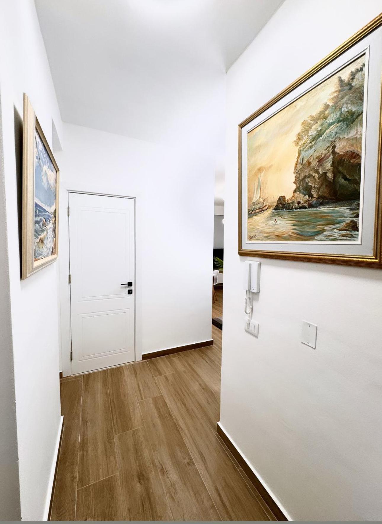 2min walk from sea Lungomare Vlore Jovi Apartment