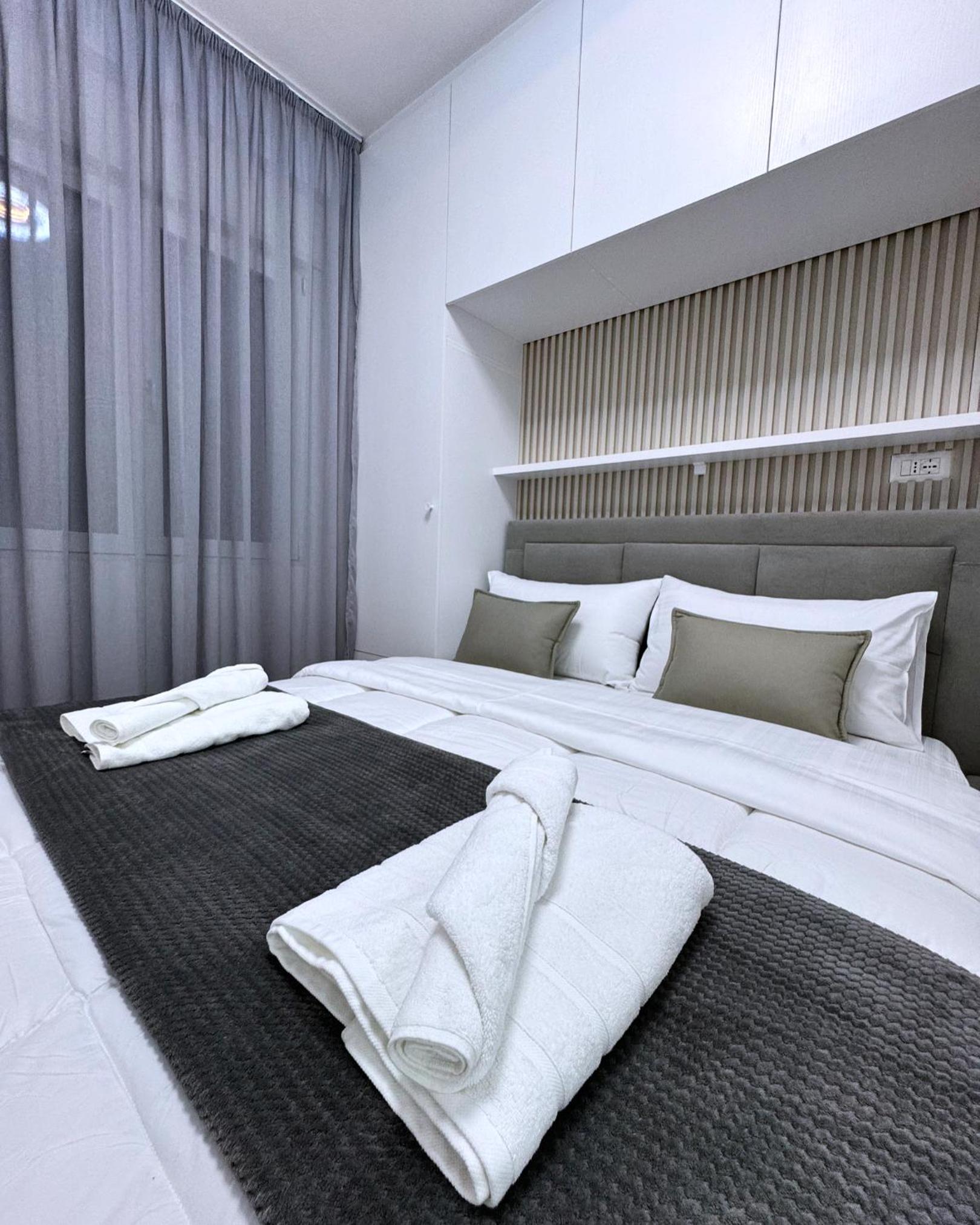 2min walk from sea Lungomare Vlore Jovi Apartment