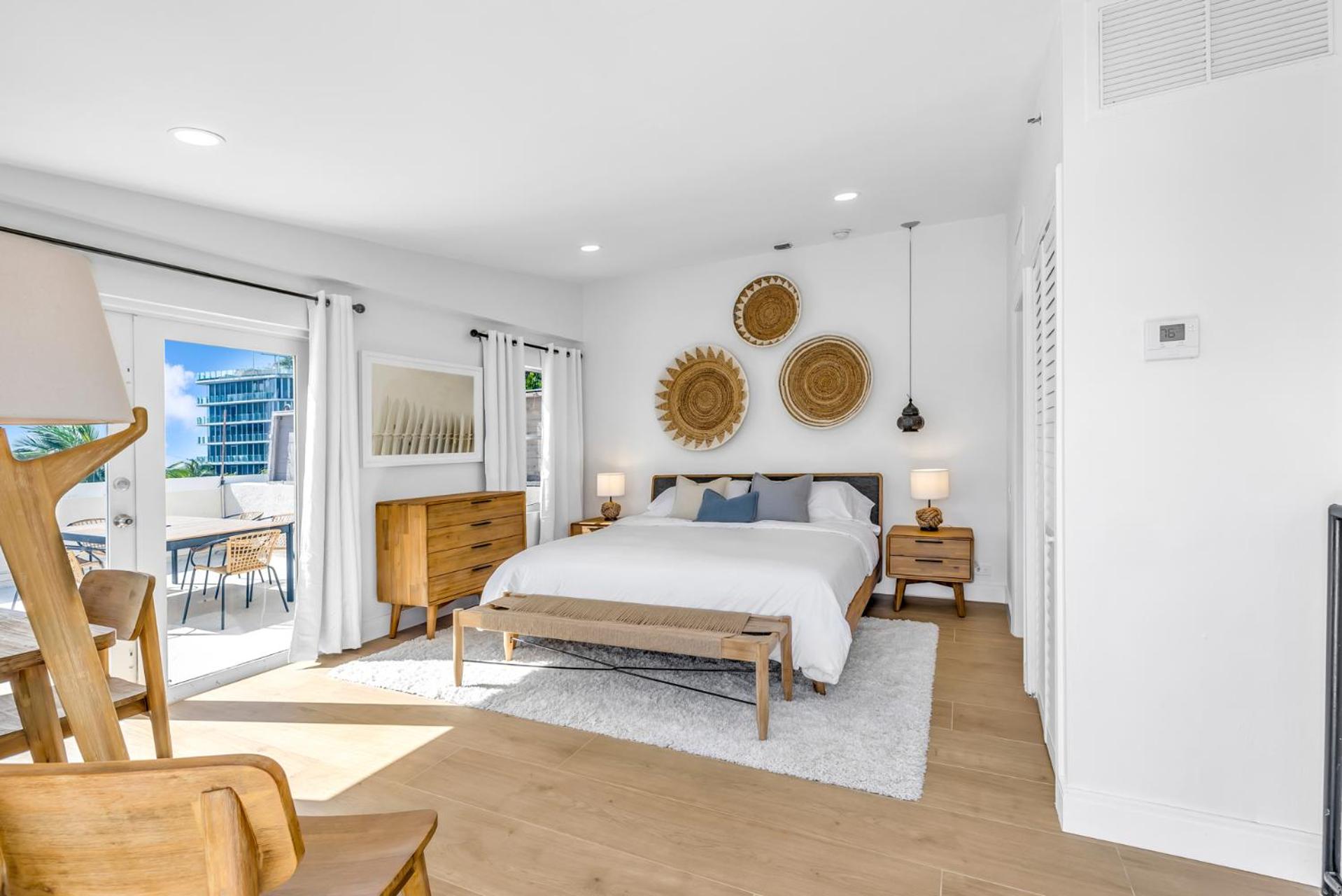 Gorgeous coastal PH with Large Private Terrace view 3