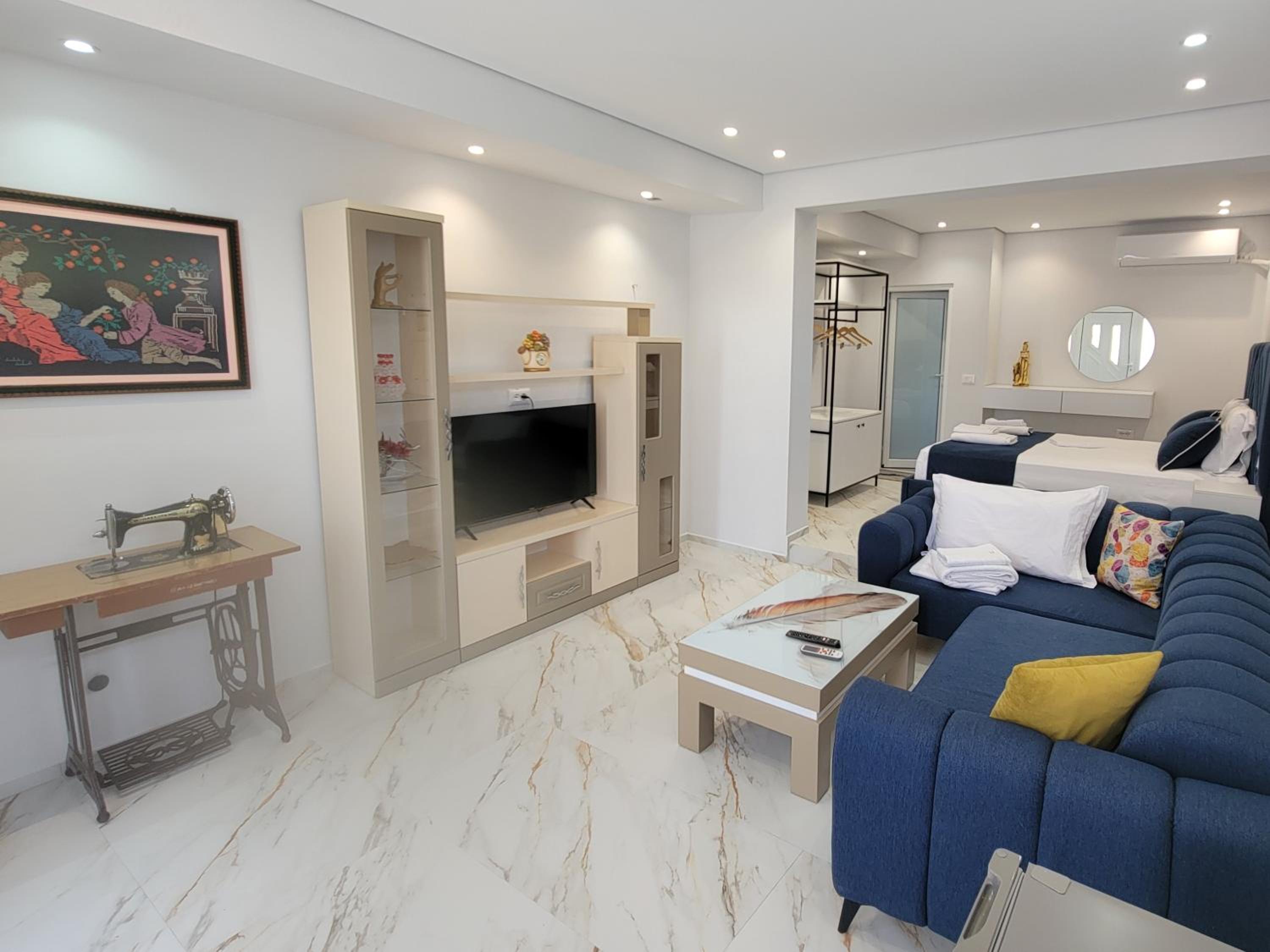 luxury studio's J&M