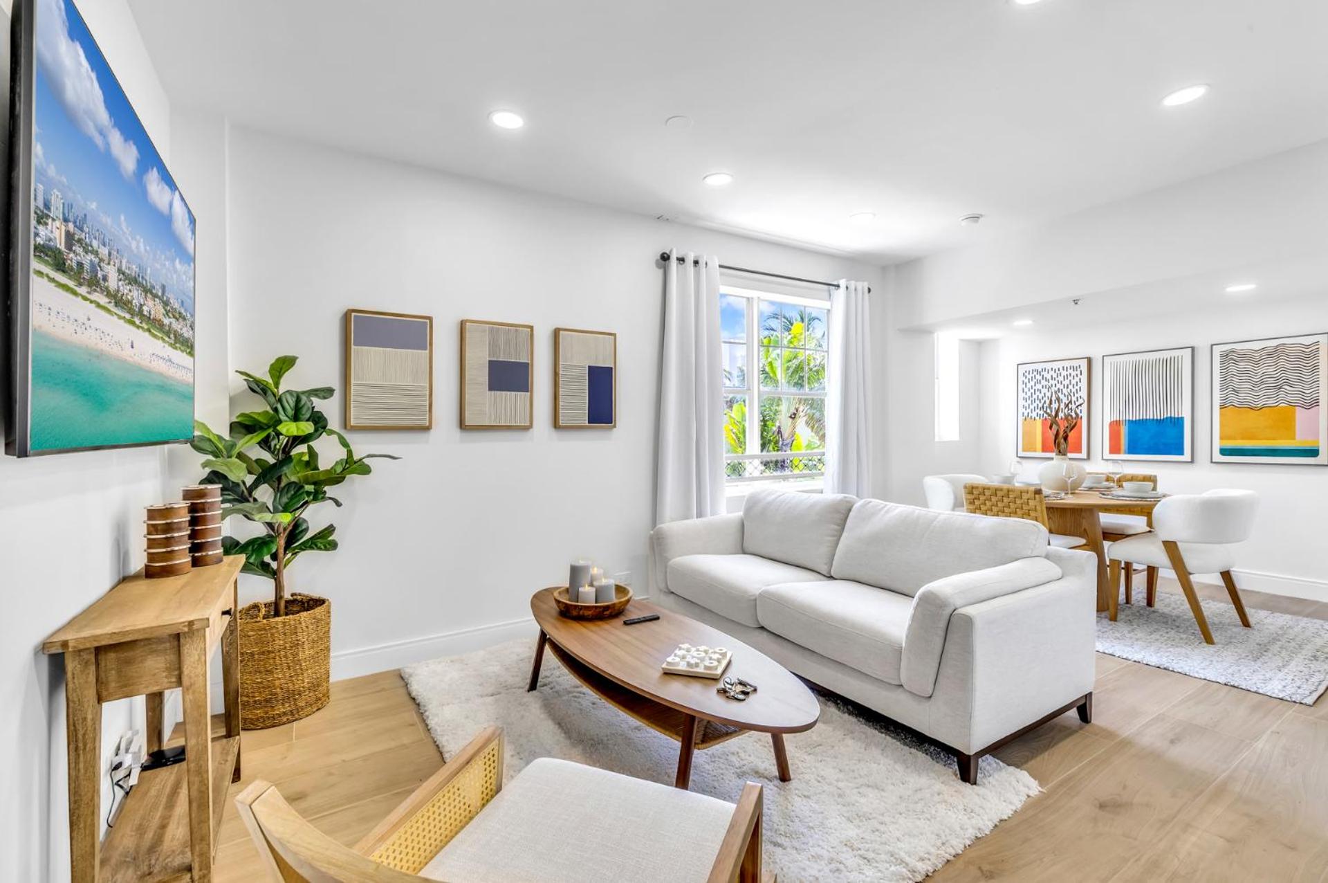 Gorgeous coastal PH with Large Private Terrace view 5