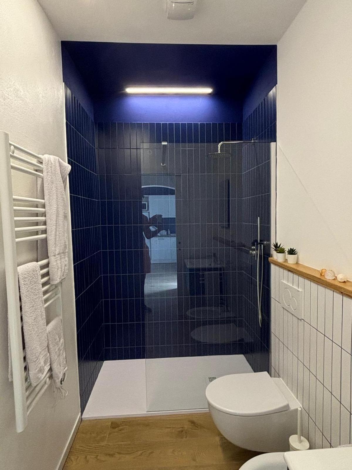Casa Giù en Cecina — bathroom