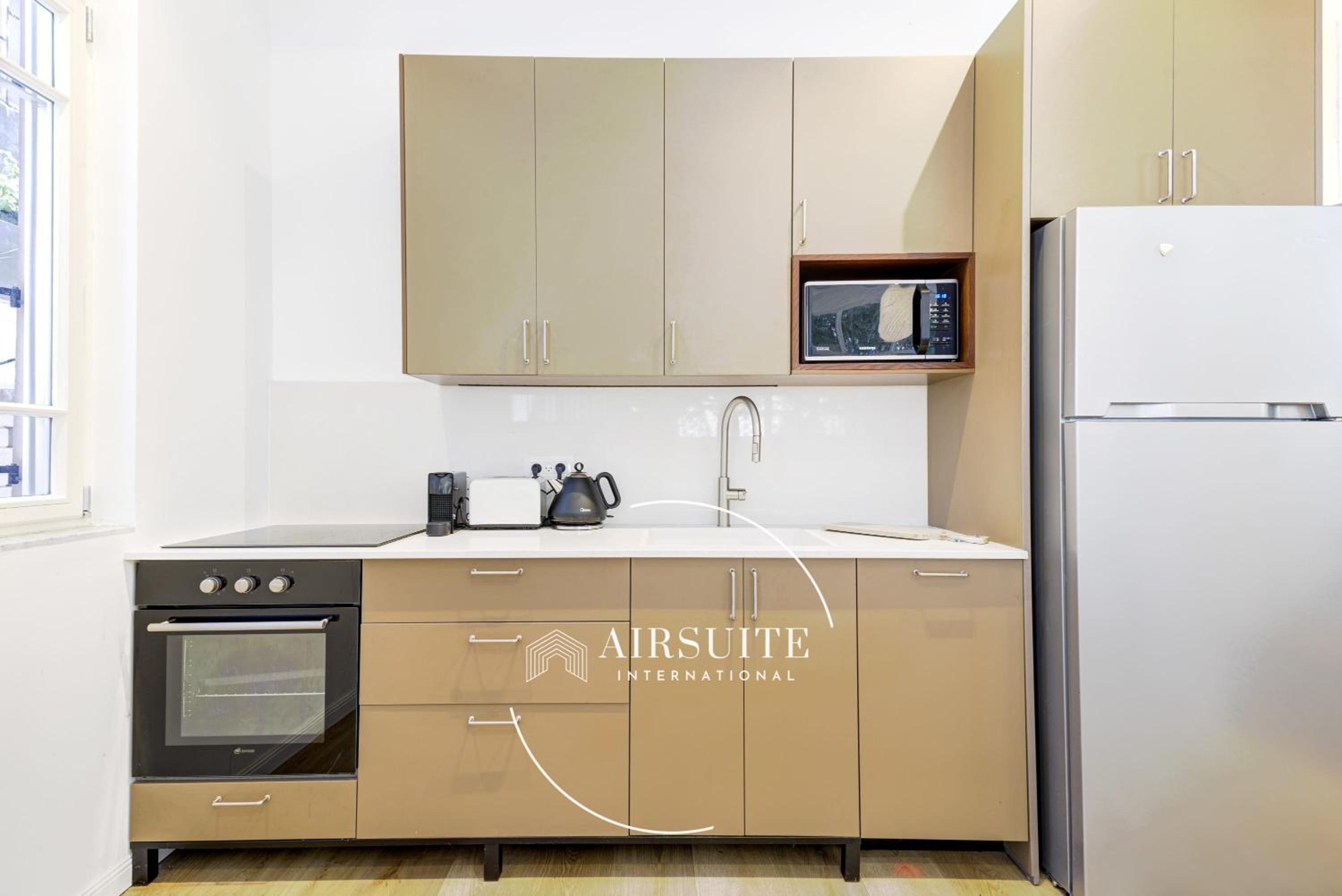 Luxury 1 BR Nachalat Binyamin Collection I by Airsuite view 4