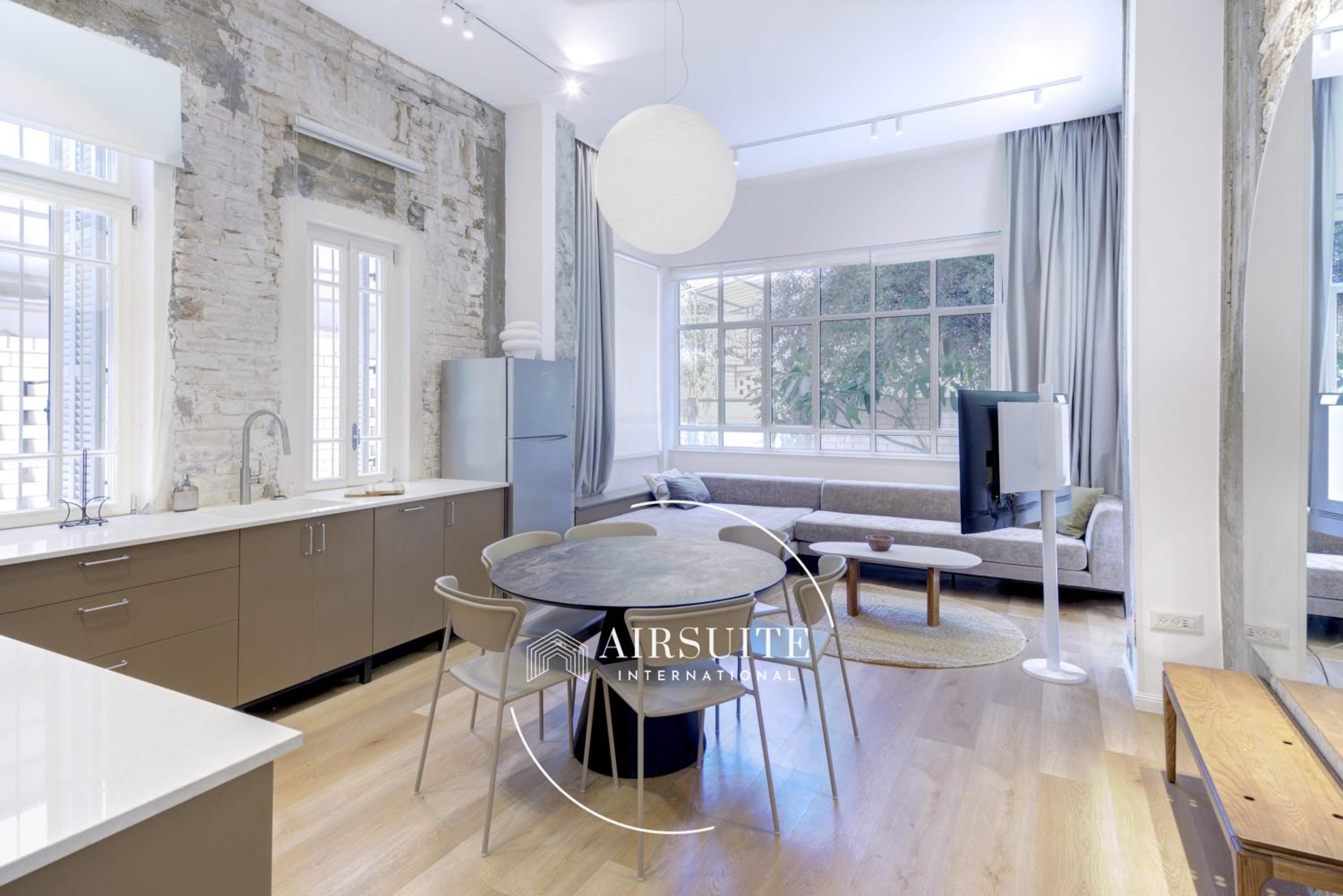 Luxury 2 BR Nachalat Binyamin Collection II by Airsuite view 3