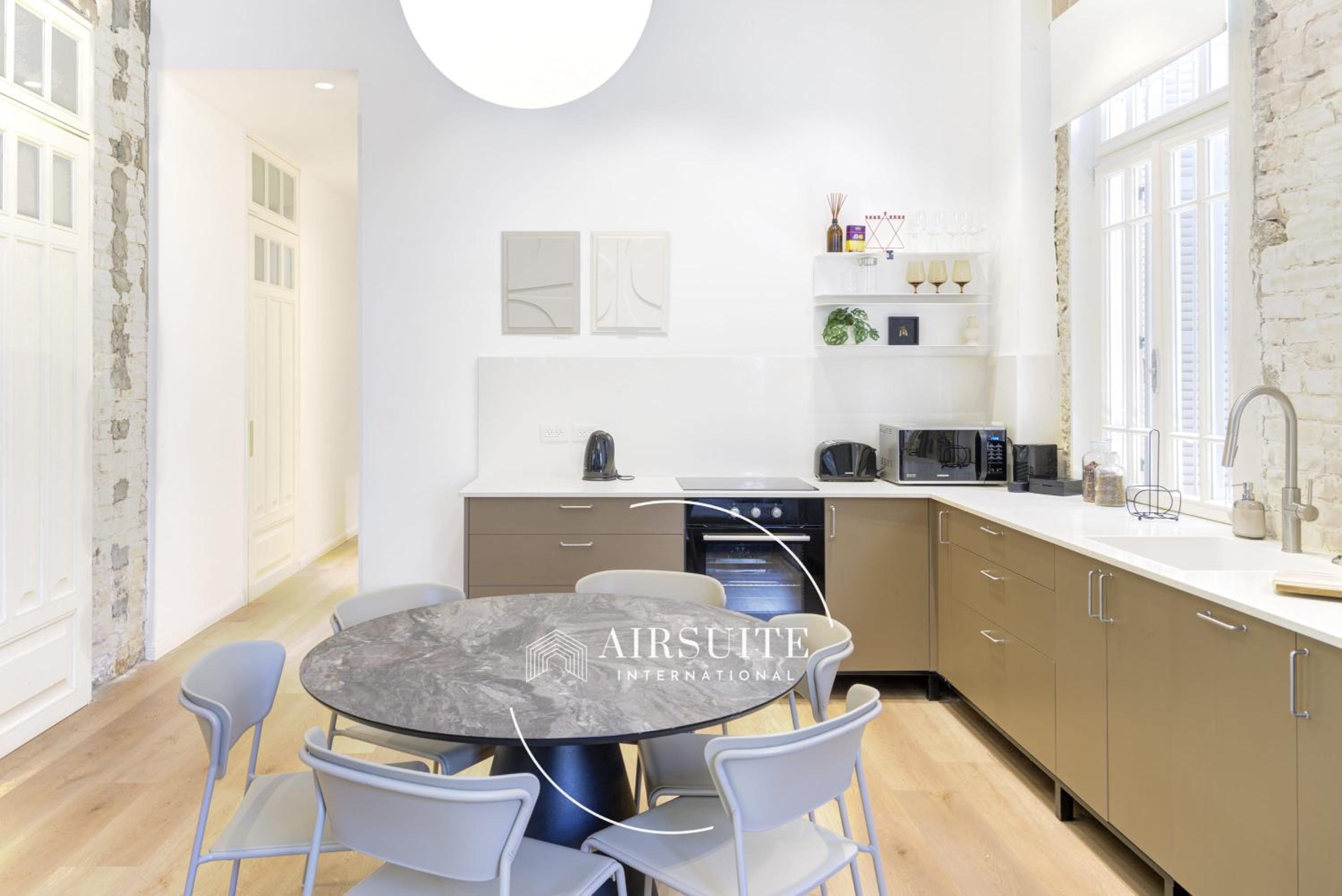 Luxury 2 BR Nachalat Binyamin Collection II by Airsuite view 5