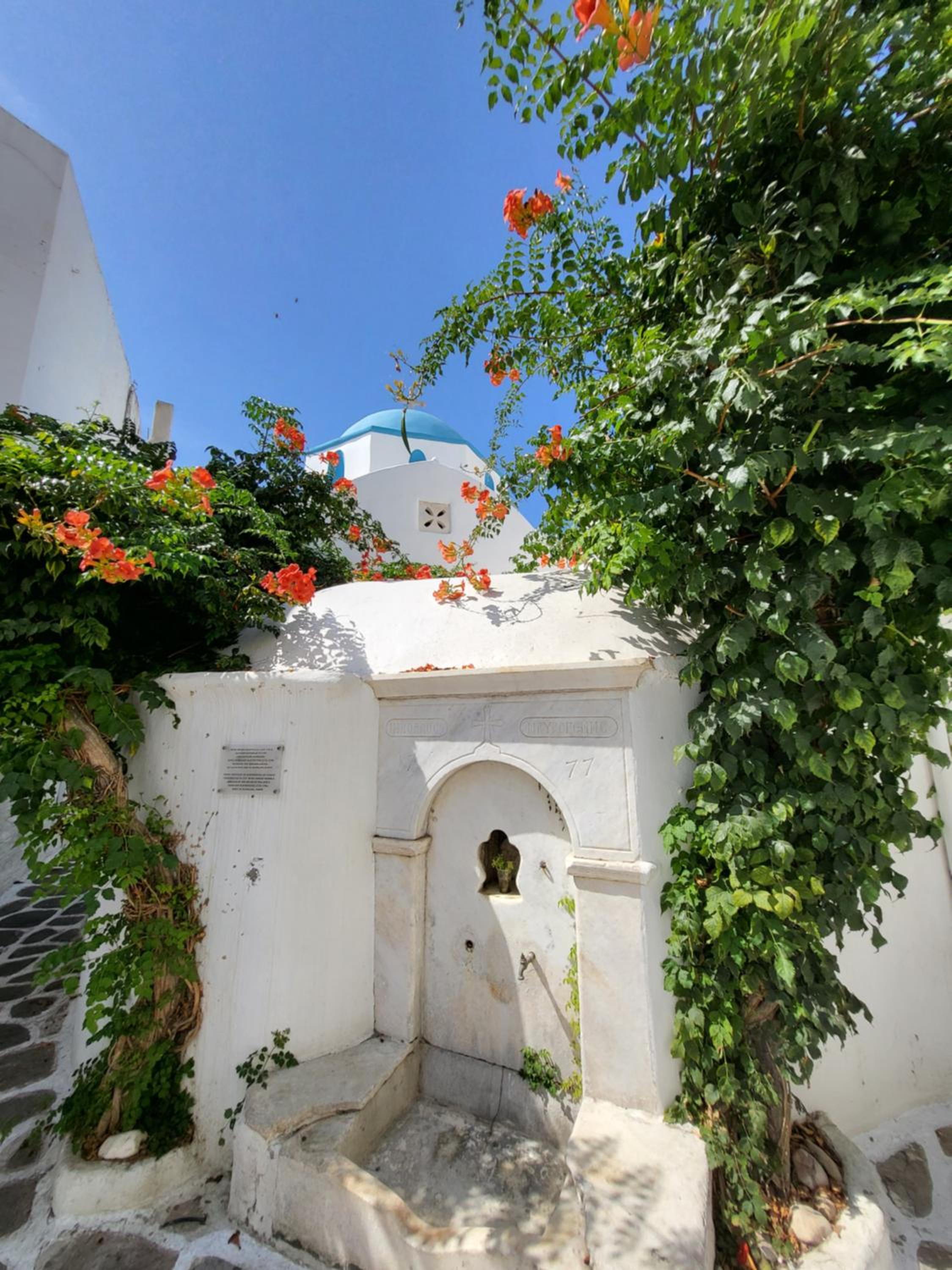 Manolia House