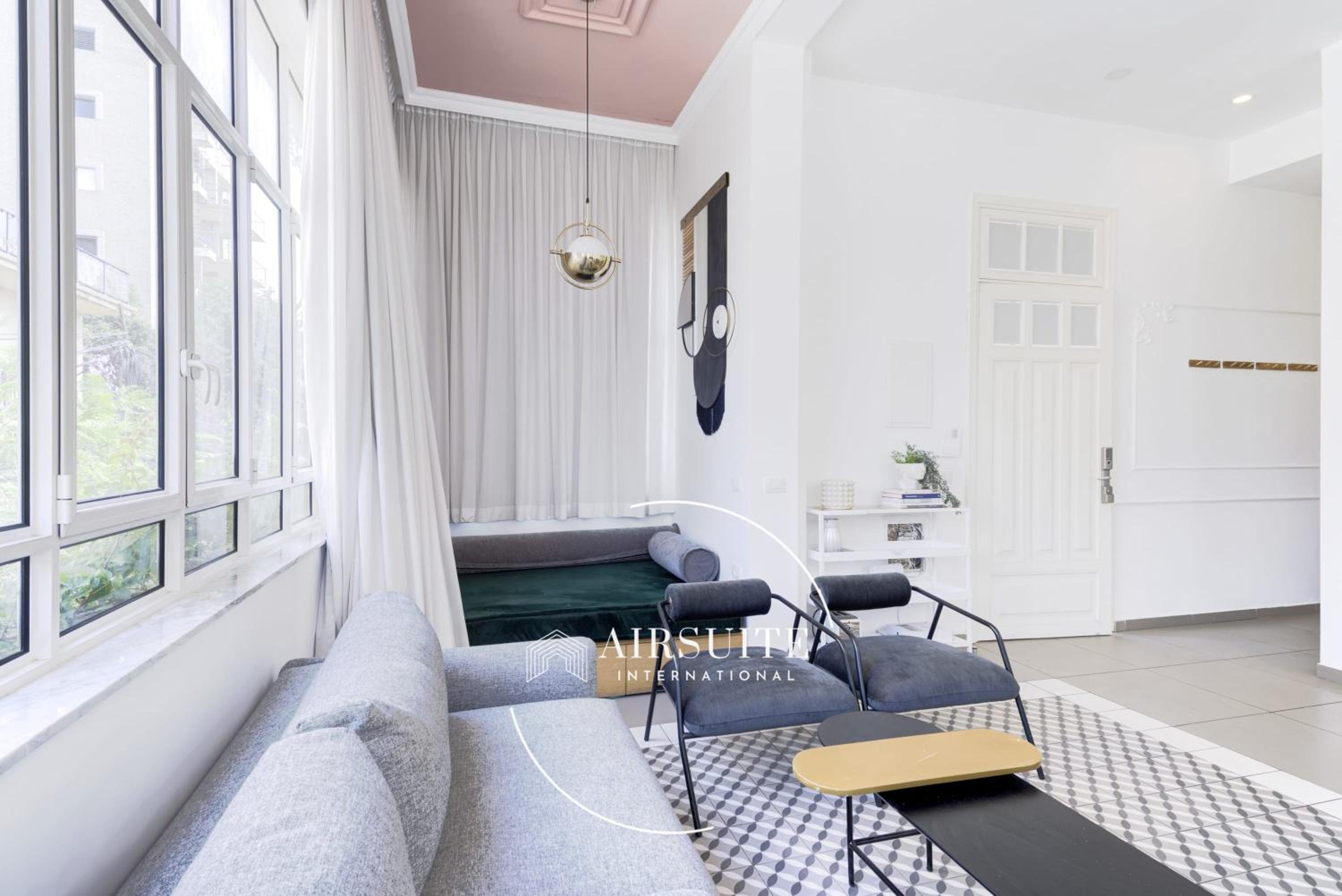 Luxury 2 BR Nachalat Binyamin Collection III by Airsuite view 3