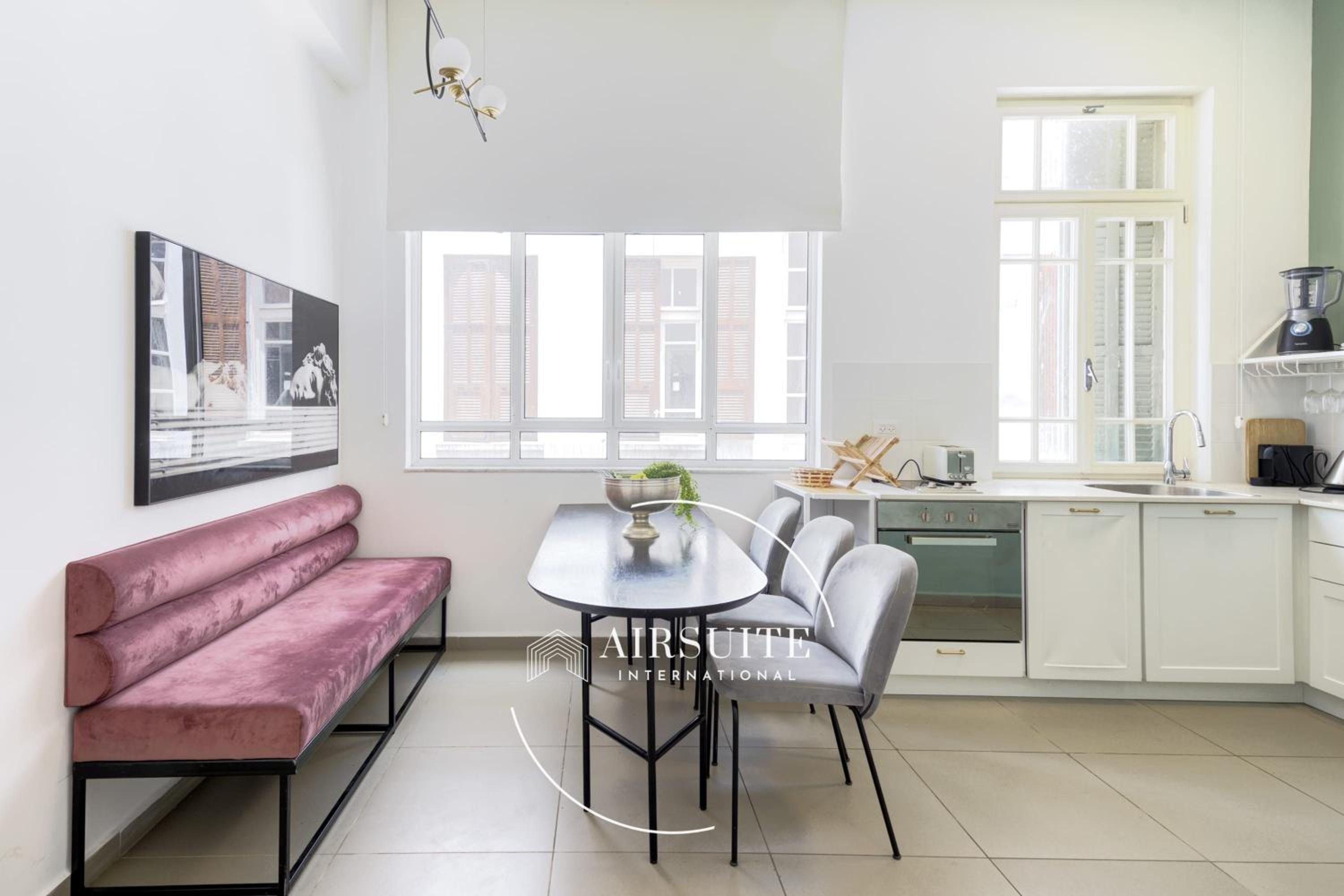 Luxury 2 BR Nachalat Binyamin Collection IV by Airsuite view 3