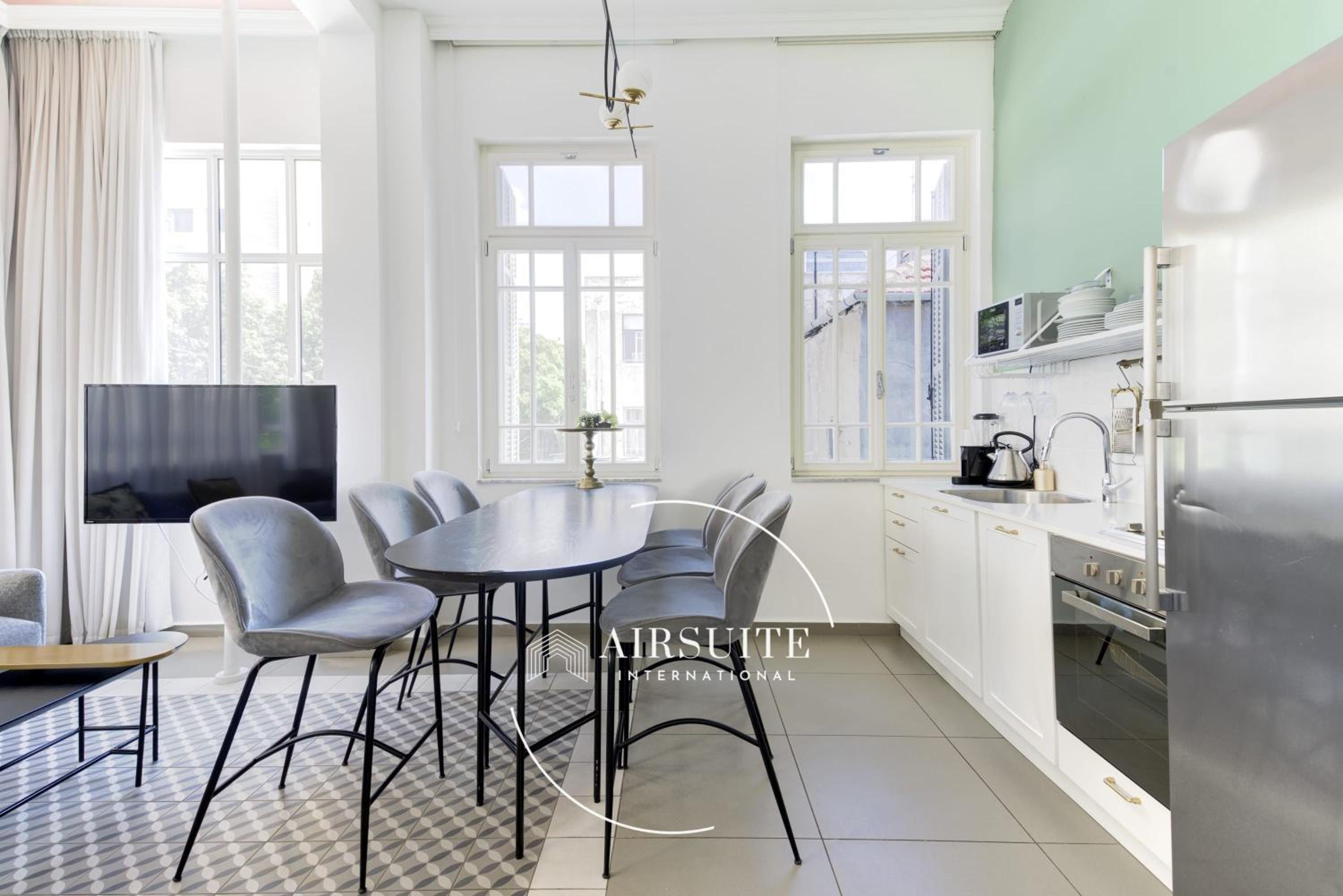 Luxury 2 BR Nachalat Binyamin Collection VI by Airsuite view 4
