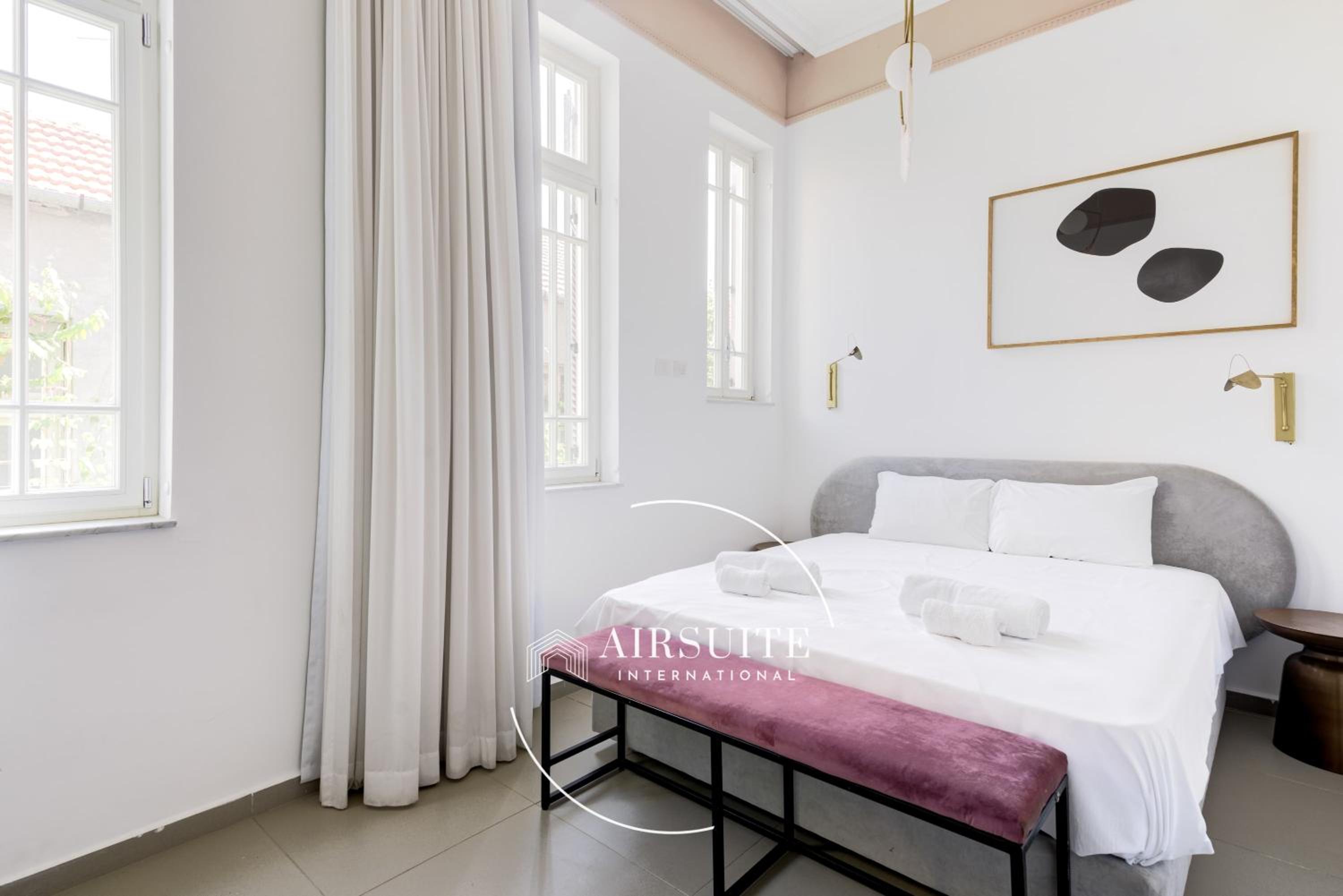 Luxury 2 BR Nachalat Binyamin Collection VI by Airsuite view 5