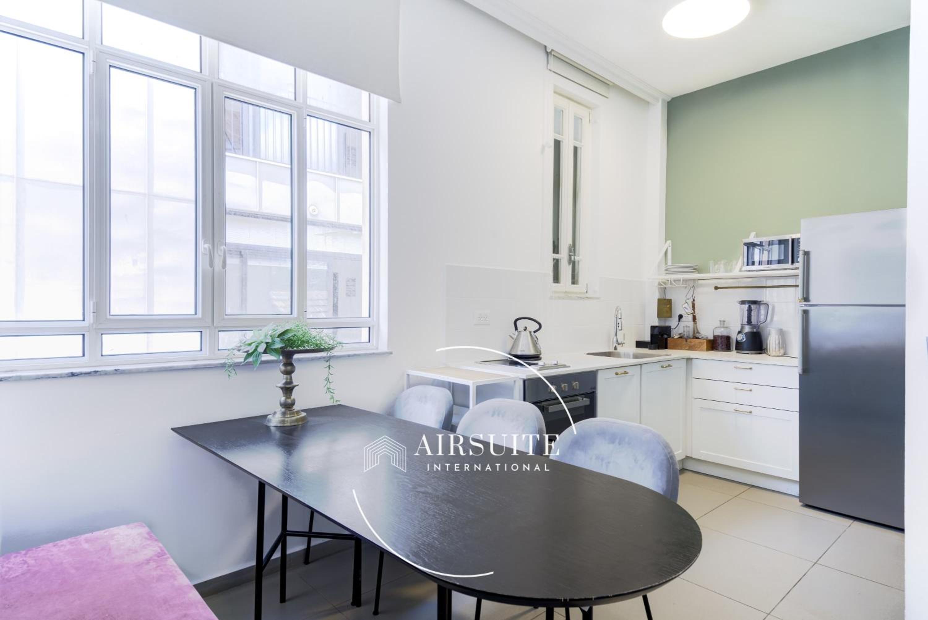 Luxury 2 BR Nachalat Binyamin Collection VII by Airsuite view 4