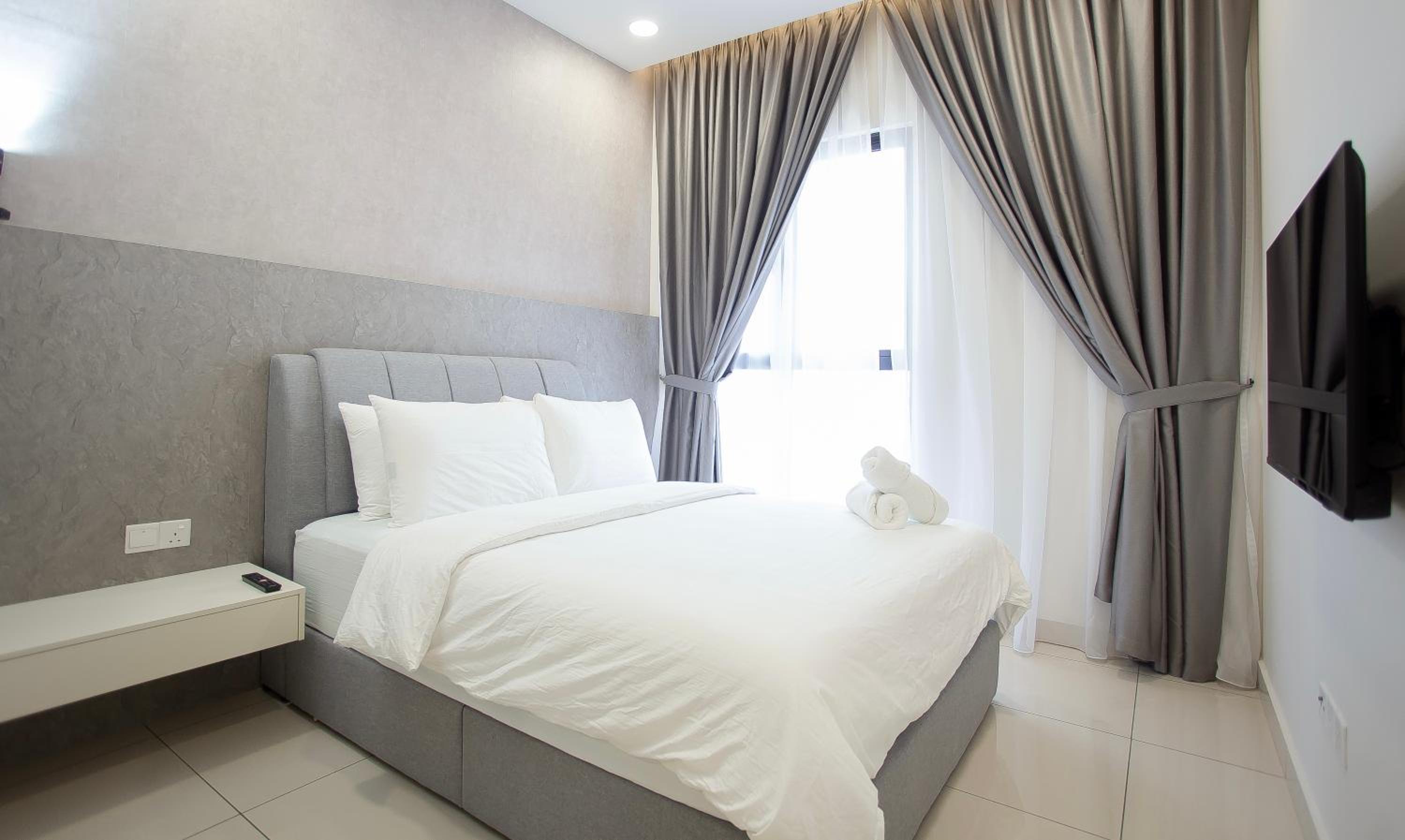 Premium Skyscraper 2-Bedroom Suite in KL