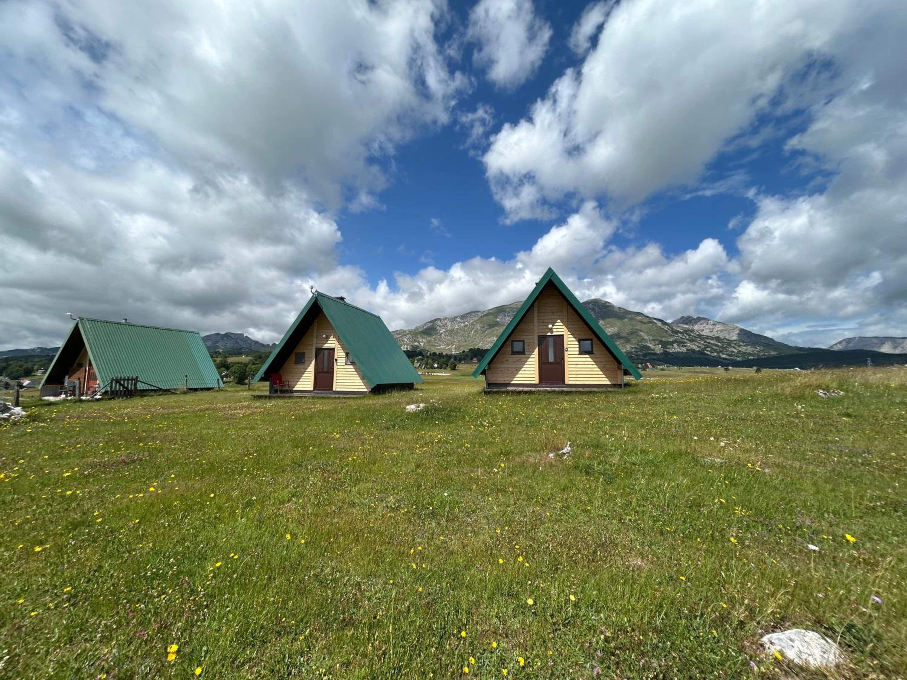 Mountain peaceful cottages view 2