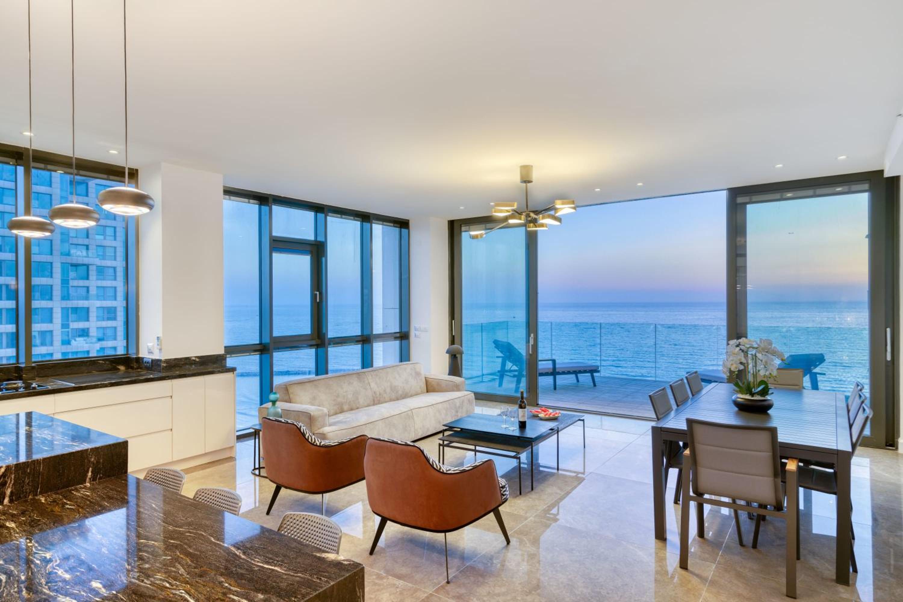 Luxury Beach 3BR by Airsuite view 5