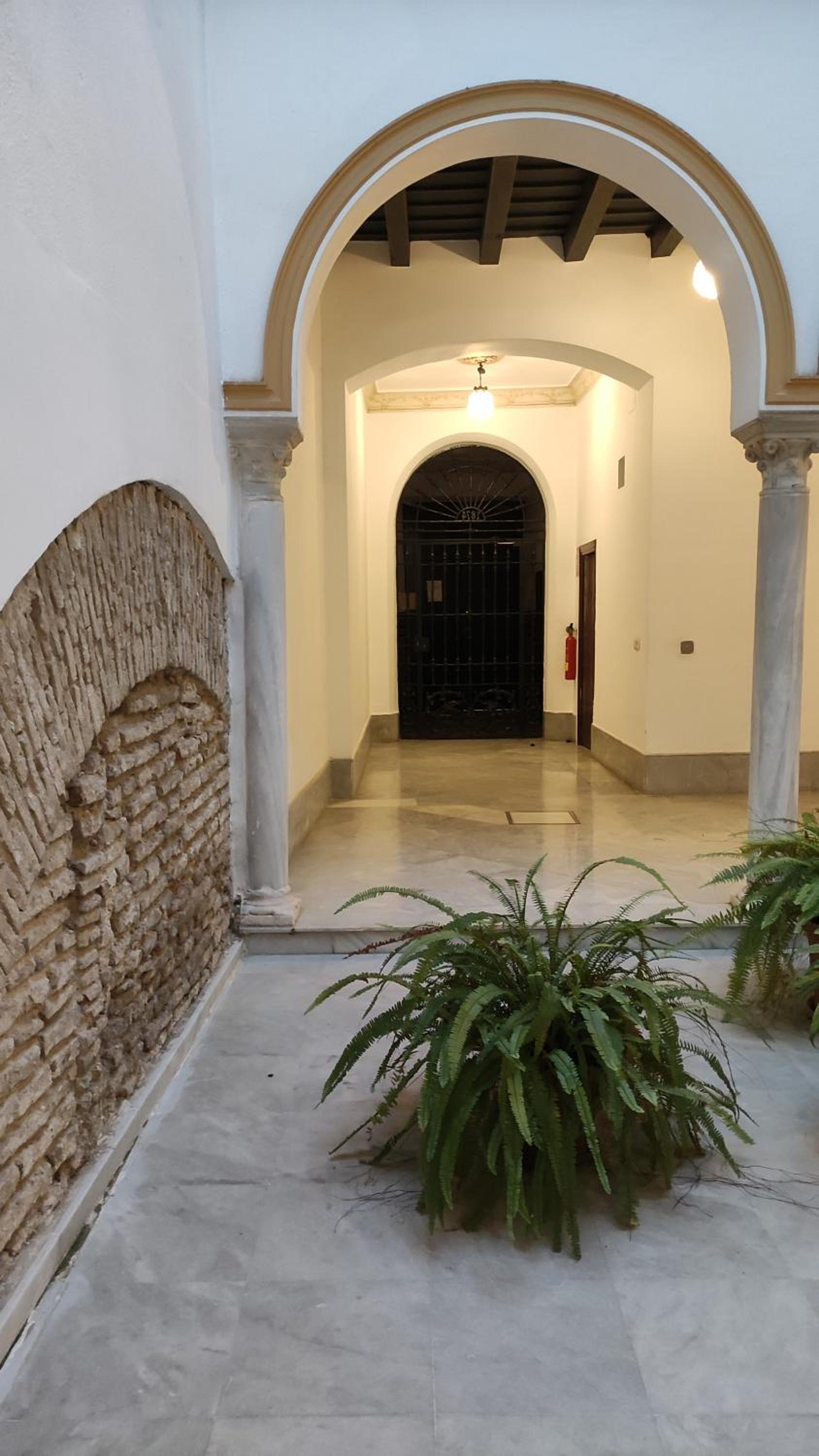 Silent top-rated apartament in the center of Seville