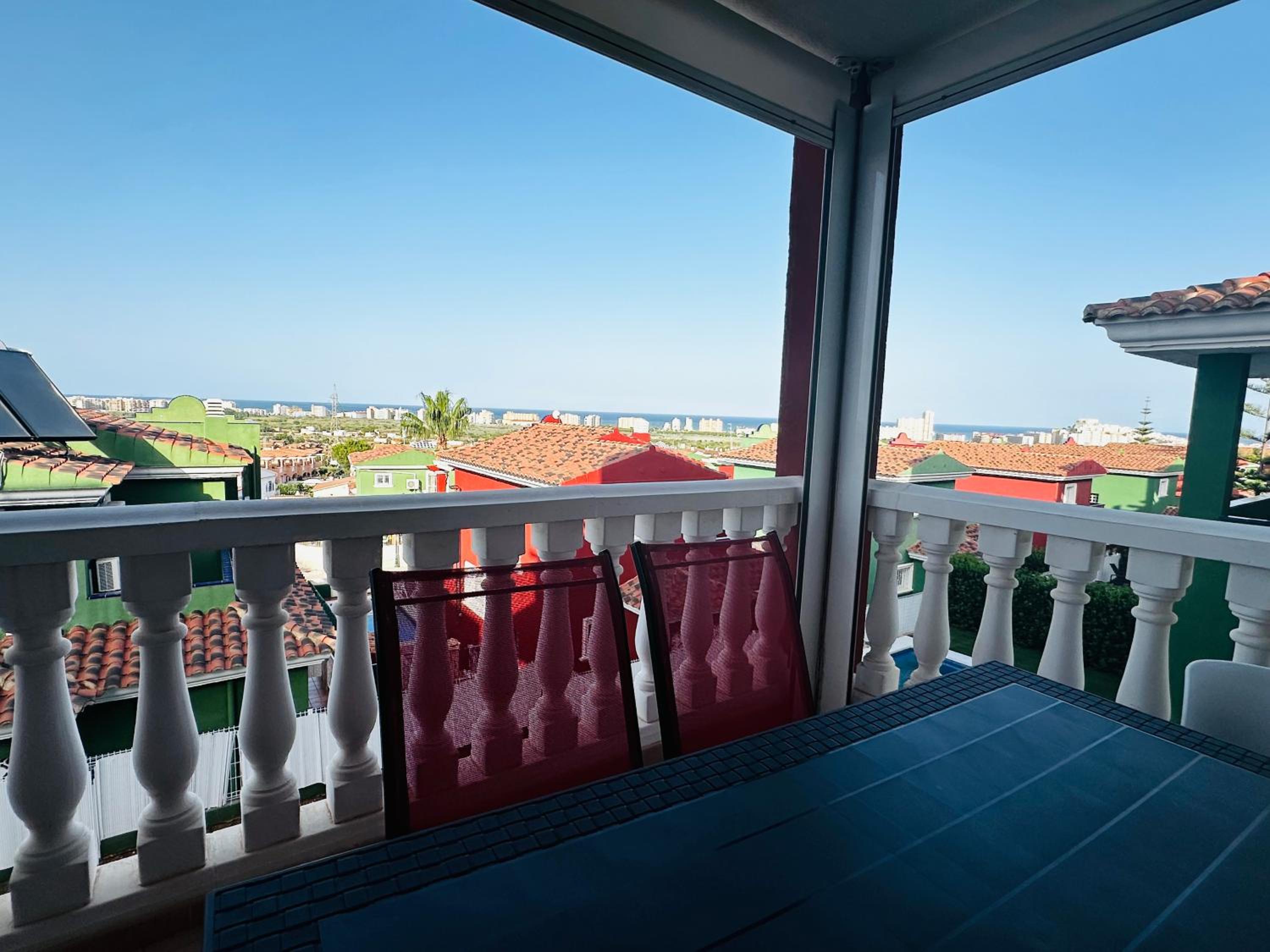 Chalet con piscina privada y aacc