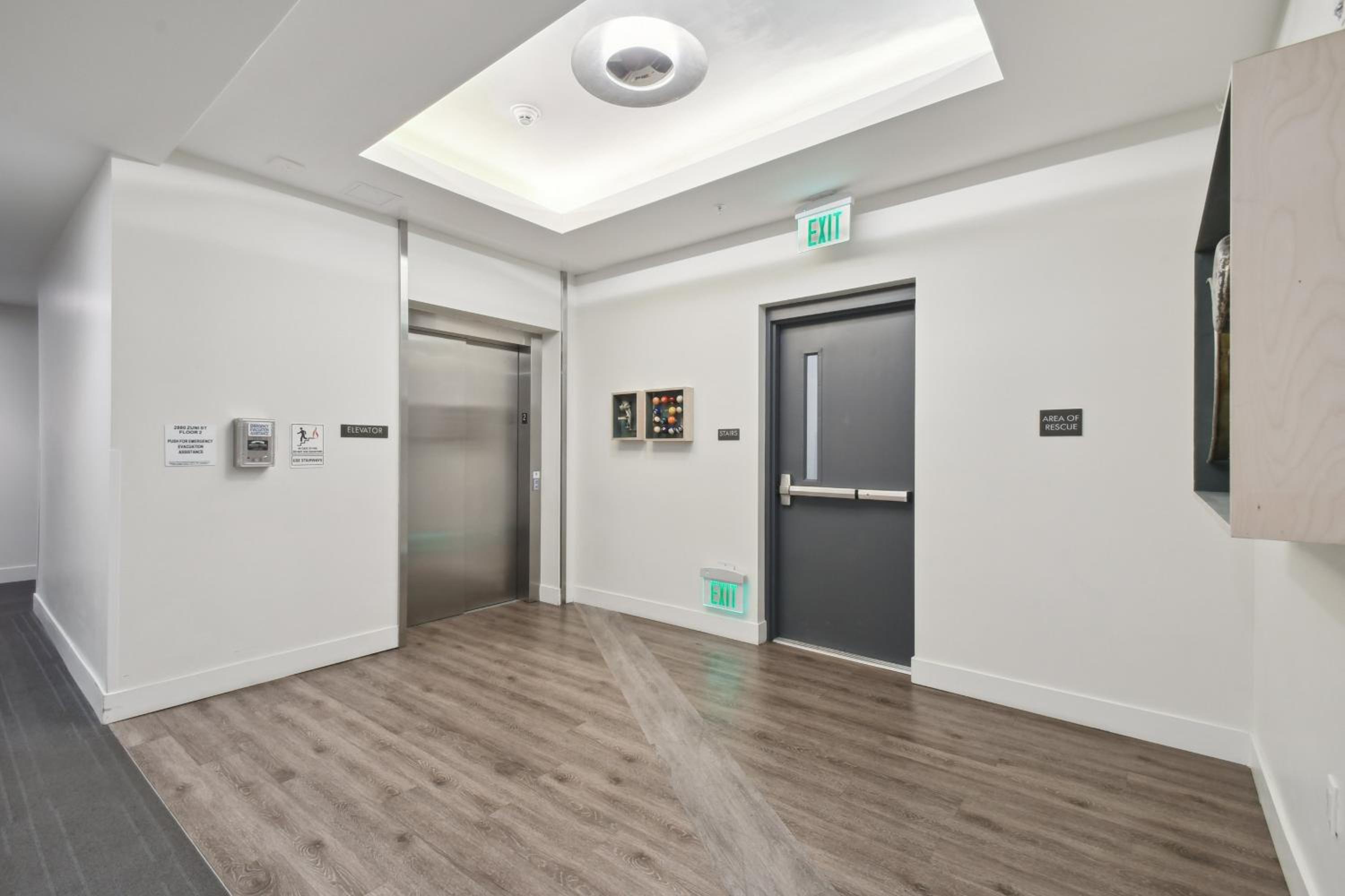 Photo 12