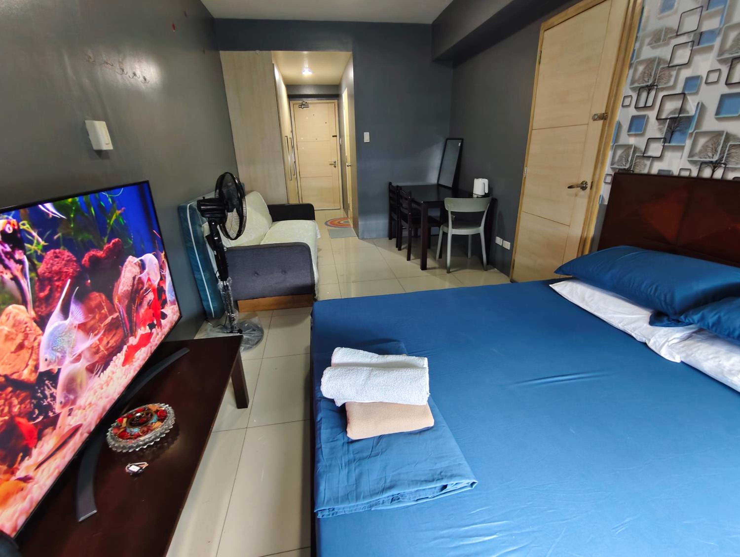 2 bedrooms near Mall of Asia & Airport view 3