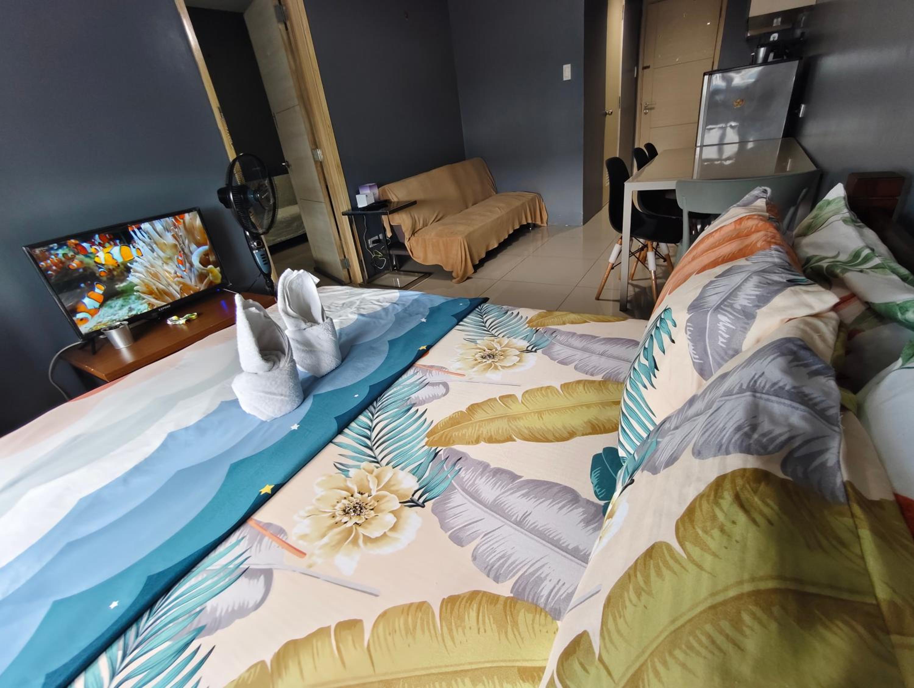 2 bedrooms near Mall of Asia & Airport view 4