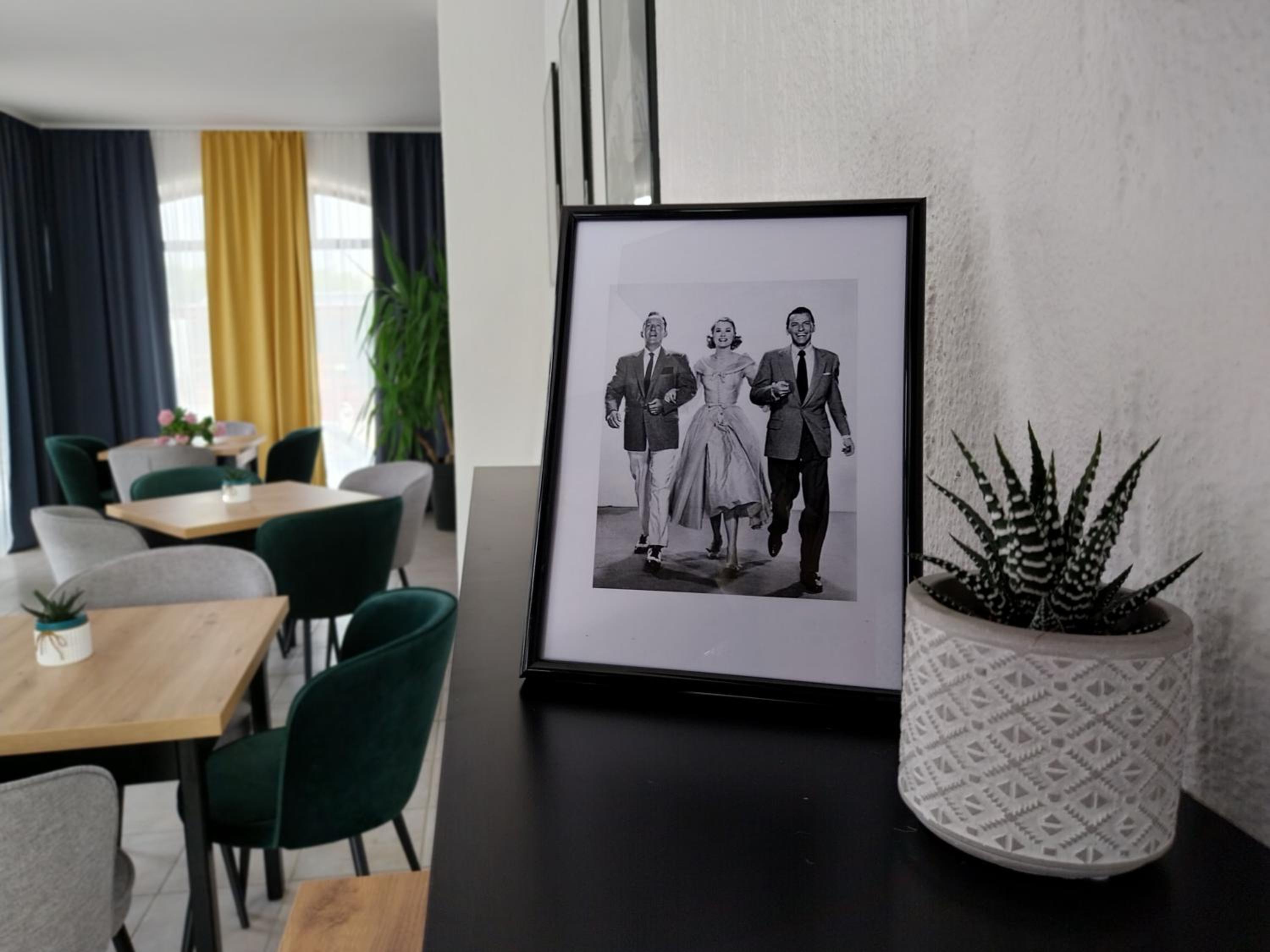 Hollywood rooms