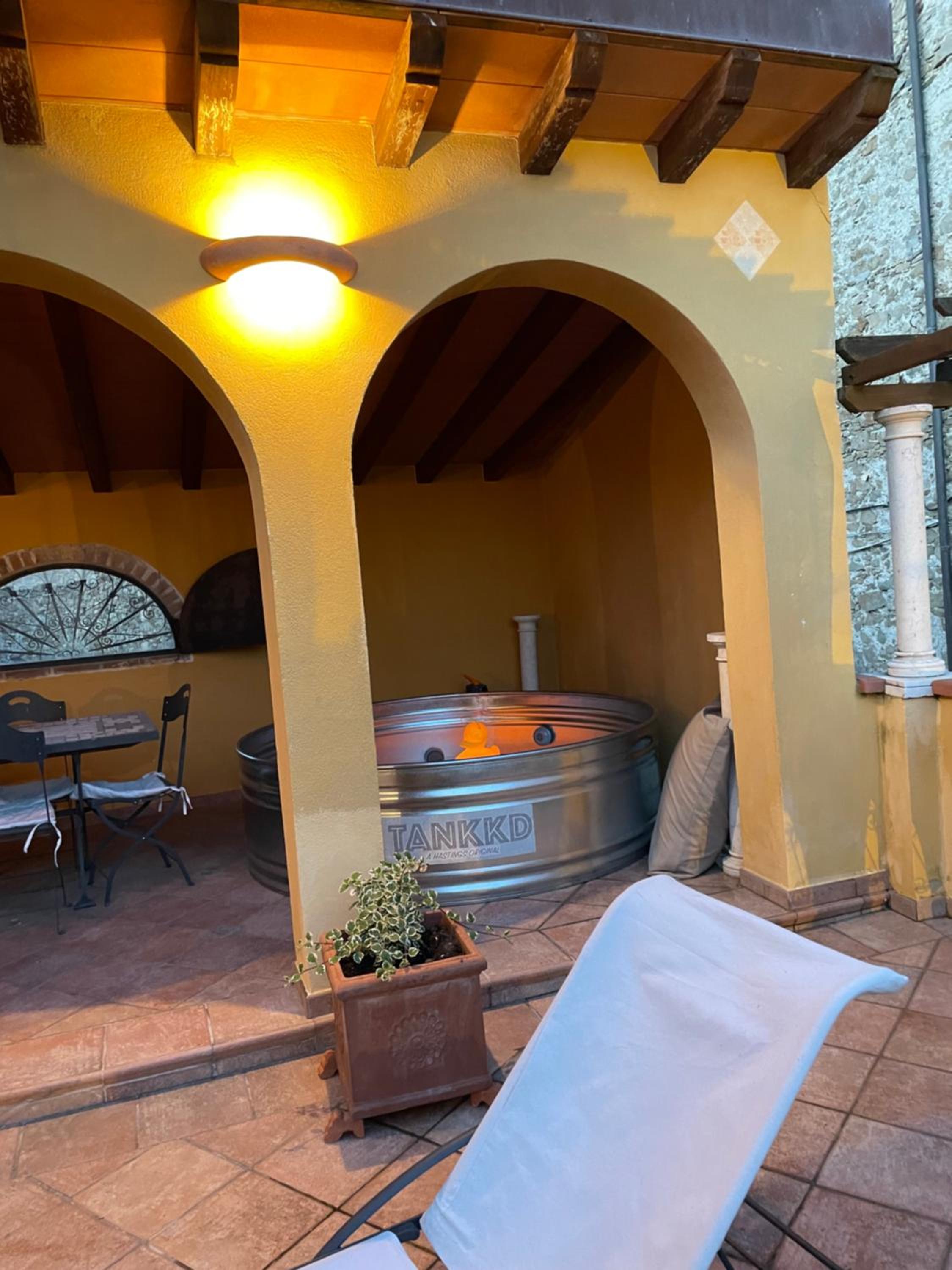 Un piccolo castello medioevale vicino 5 Terre
