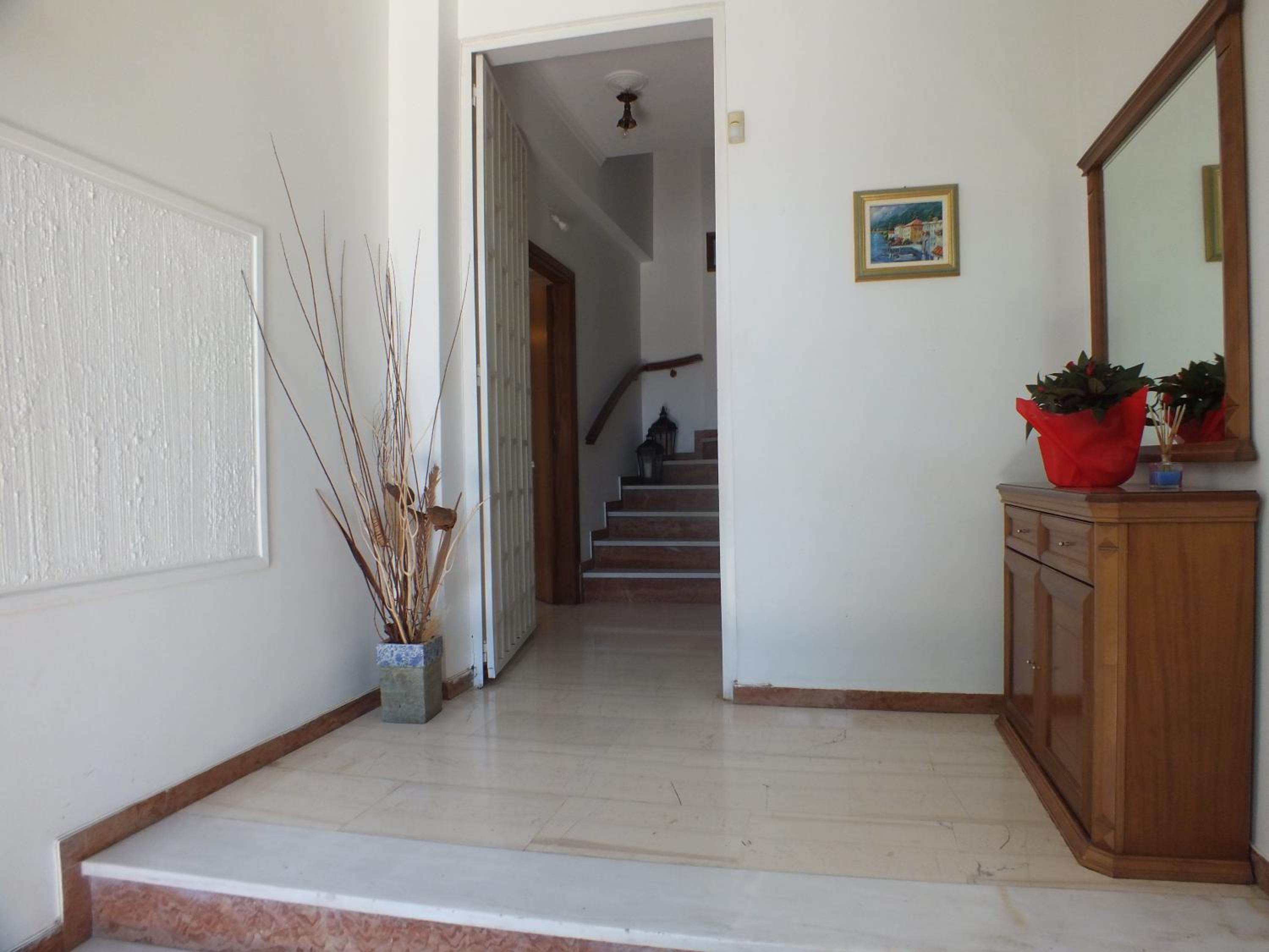Maria's Apartment Next to Alimos Metro Station